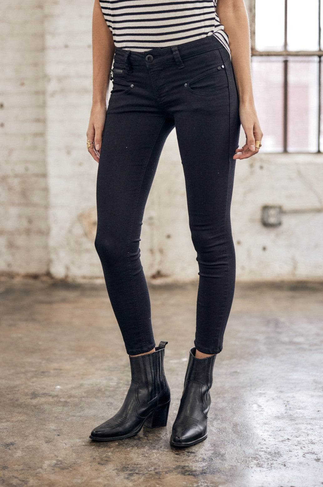 FREEMAN T. PORTER Alexa Cropped Hose - Midnight Noir - 25873 205.12 von Freeman T. Porter