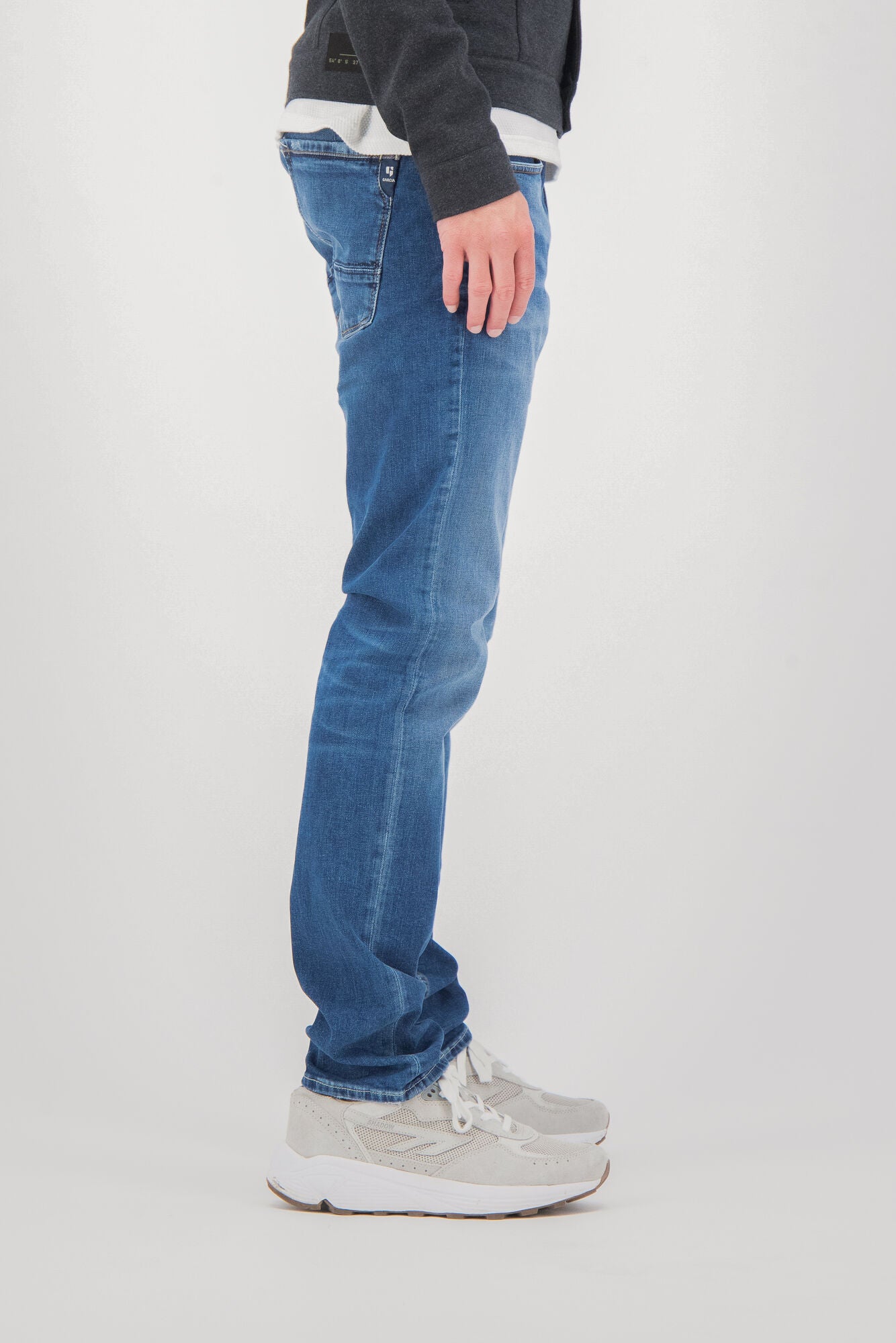 GARCIA RUSSO Motion Denim - Coastal Vintage Blue - 611.5763 von Garcia Jeans