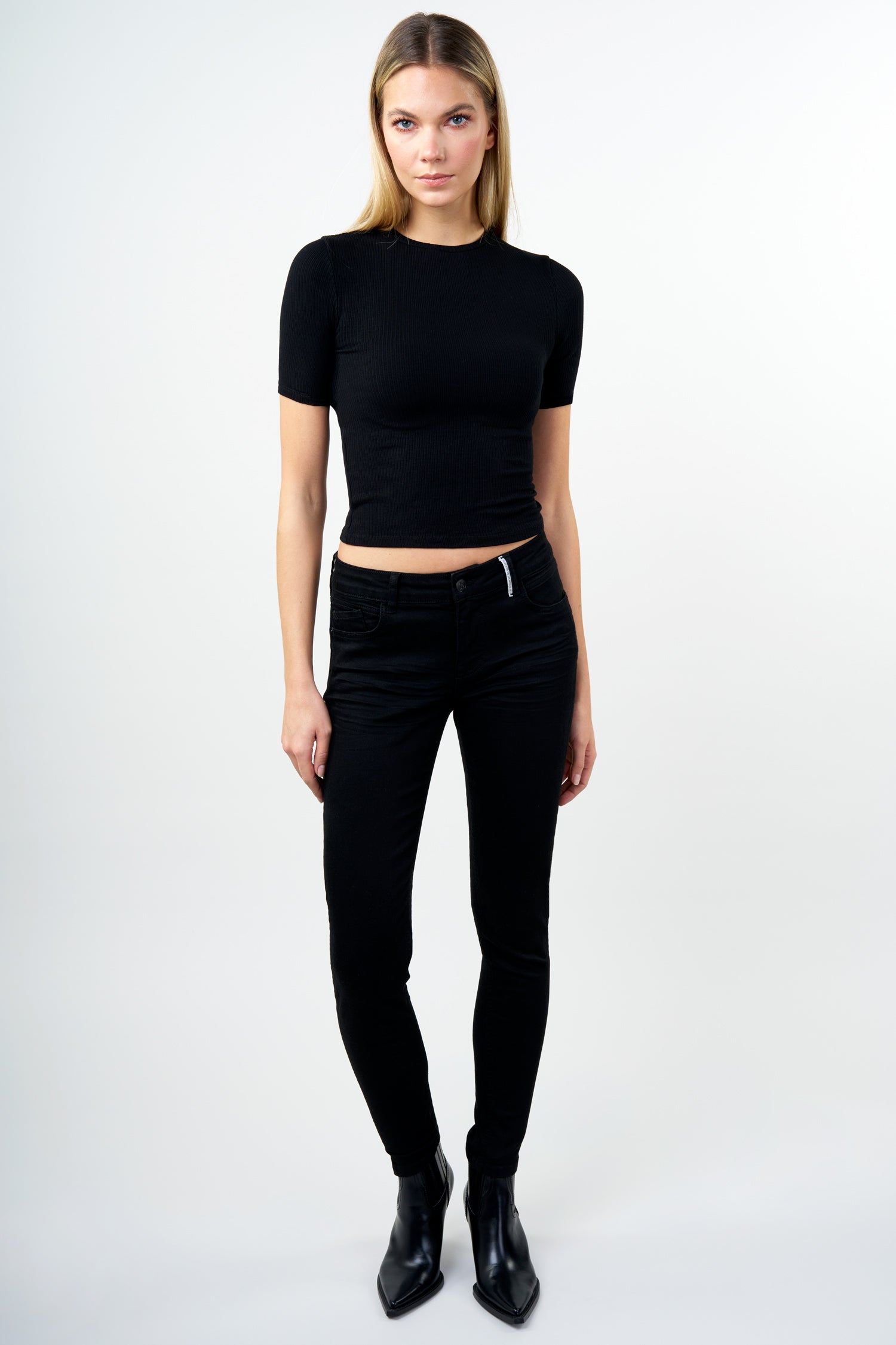 BLUE FIRE Alicia Skinny Jeans - Deep Noir - 1044.4140 von Blue Fire