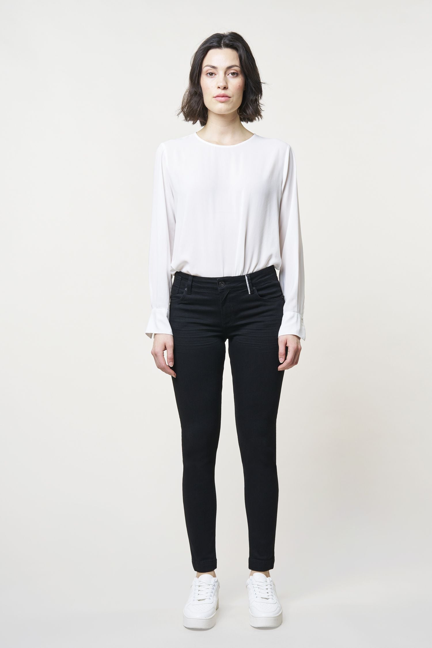 BLUE FIRE Chloe Skinny Jeans - Midnight Onyx - 1046.4140 von Blue Fire