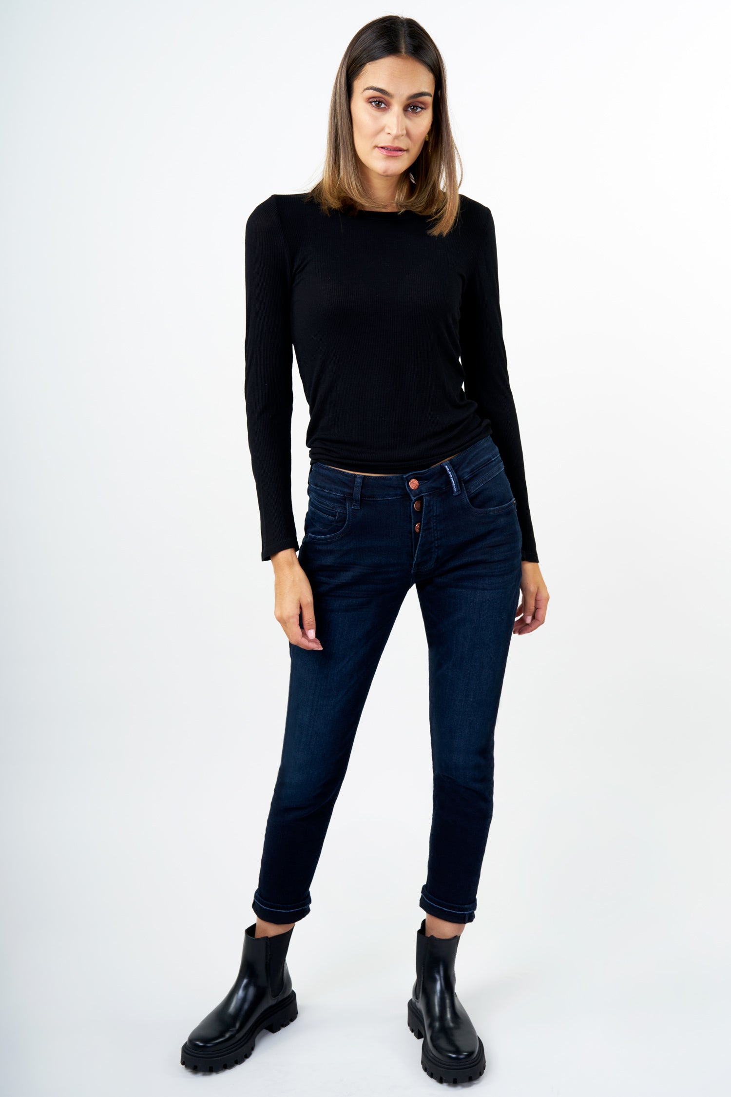 BLUE FIRE Gigi Slim Tapered Jeans - Midnight Ember Indigo - 1112.4141 von Blue Fire