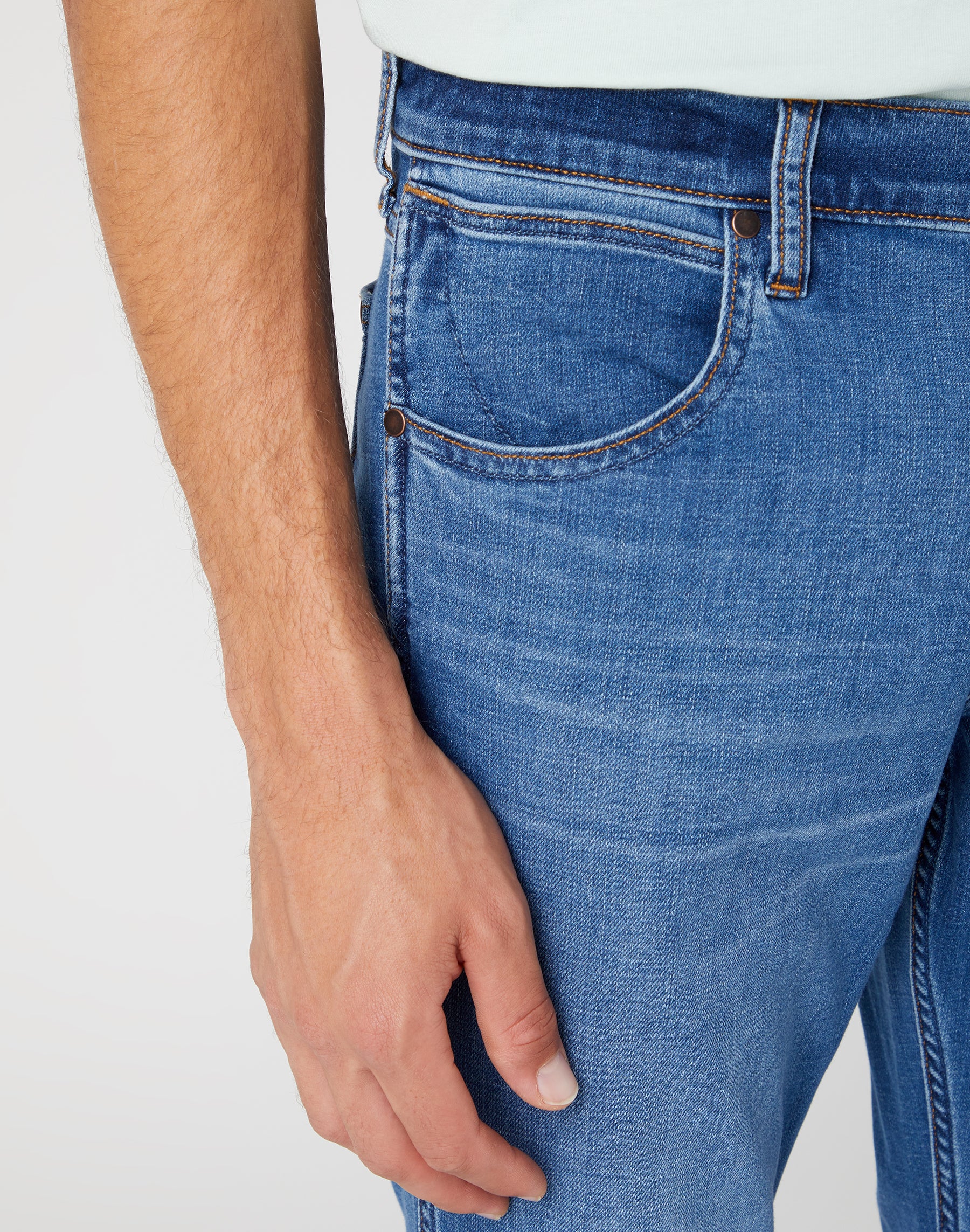 WRANGLER Greensboro Five Pocket - Denim Harbour Blue - W15Q74Z59 von Wrangler