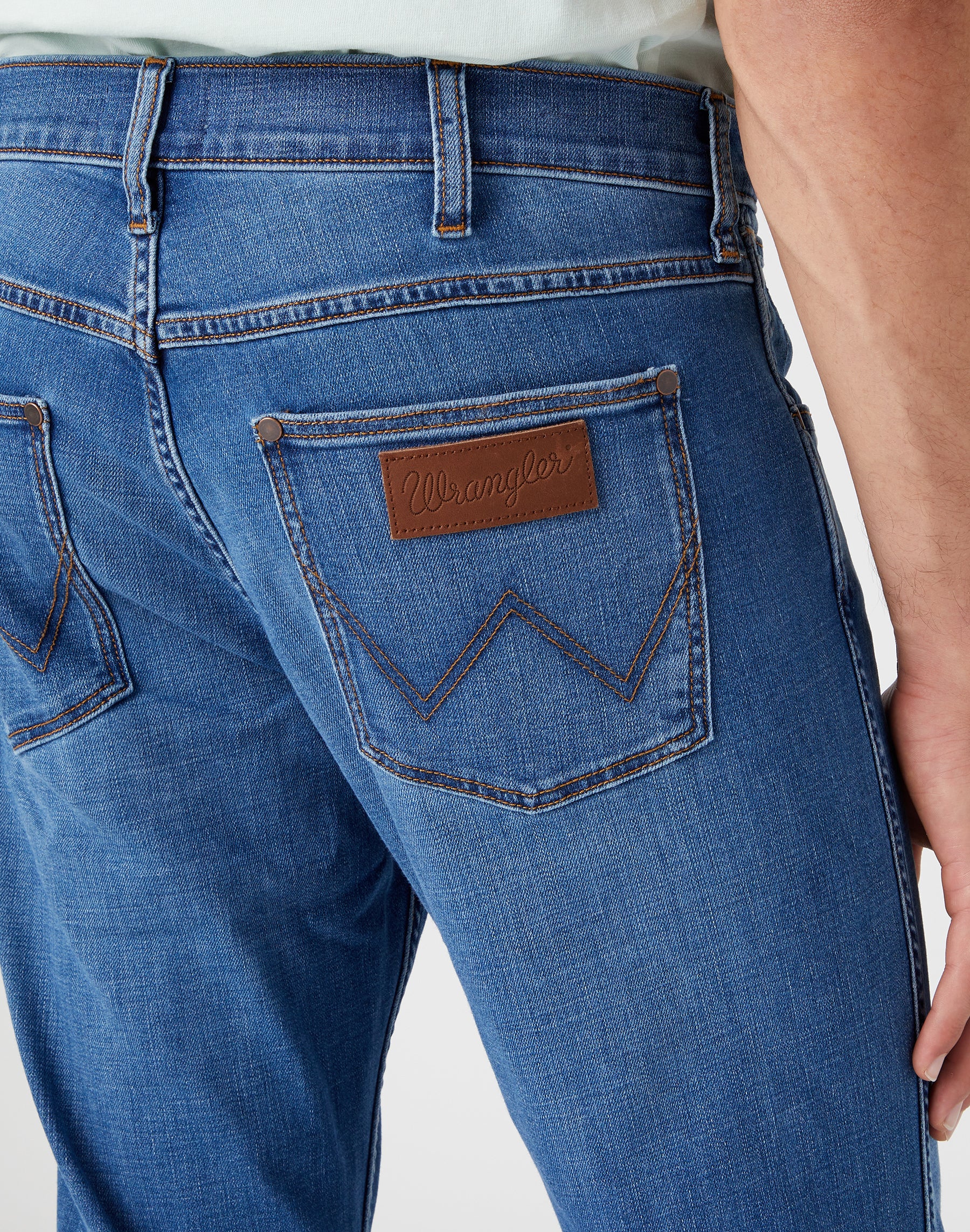 WRANGLER Greensboro Five Pocket - Denim Harbour Blue - W15Q74Z59 von Wrangler