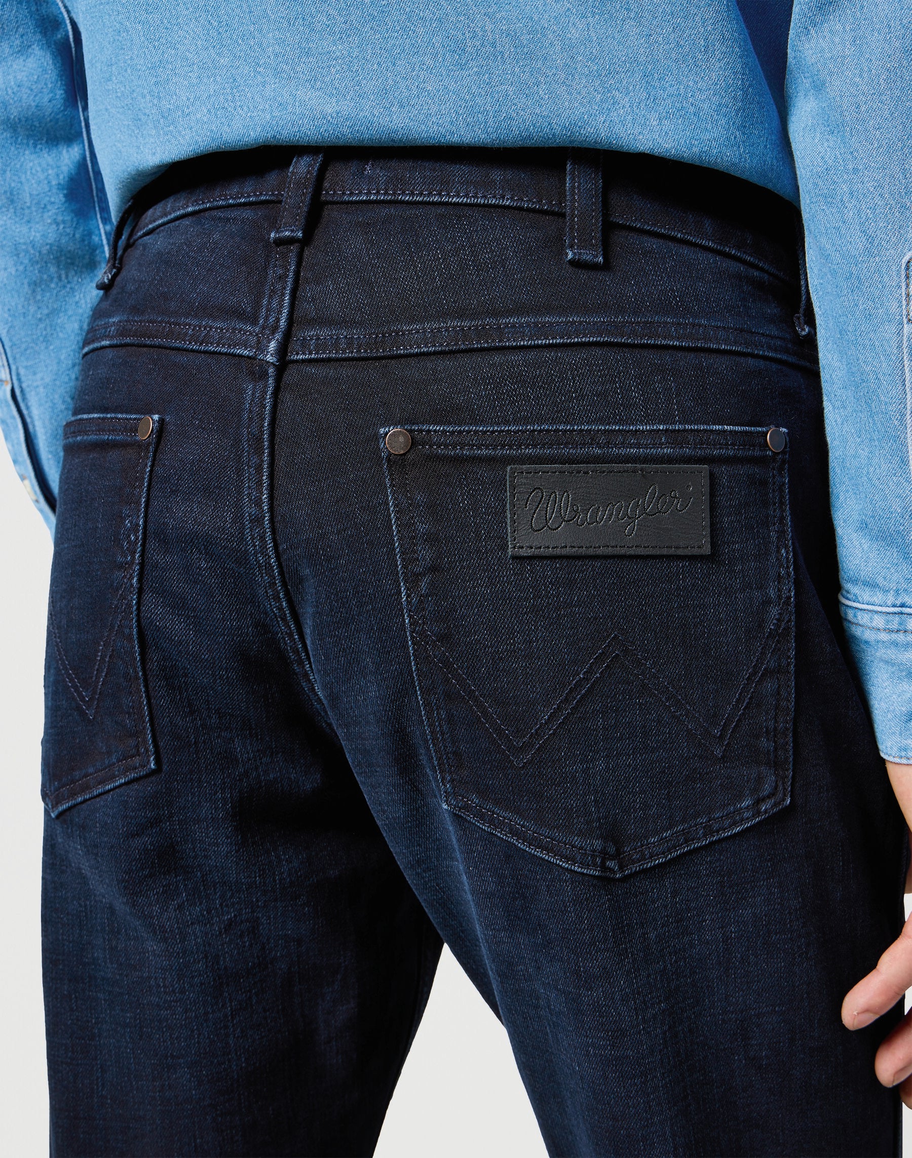 WRANGLER Greensboro Five Pocket - Deep Ink Indigo - 112355019 von Wrangler