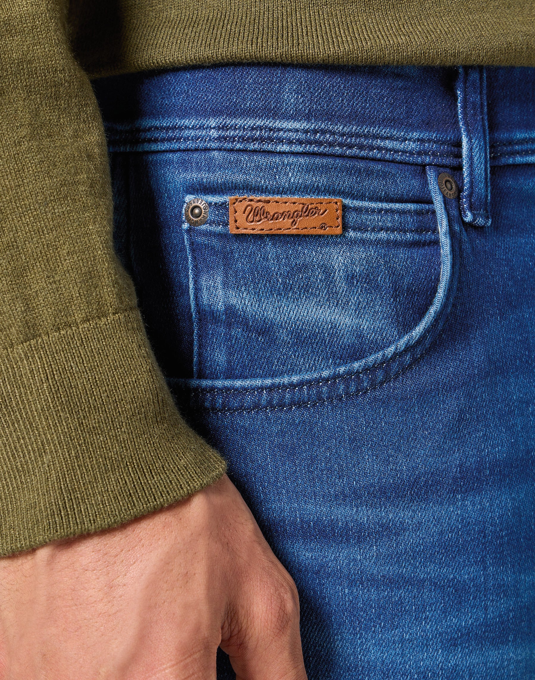 WRANGLER Texas Slim Jeans - Electric Cobalt Blue - 112358217 von Wrangler