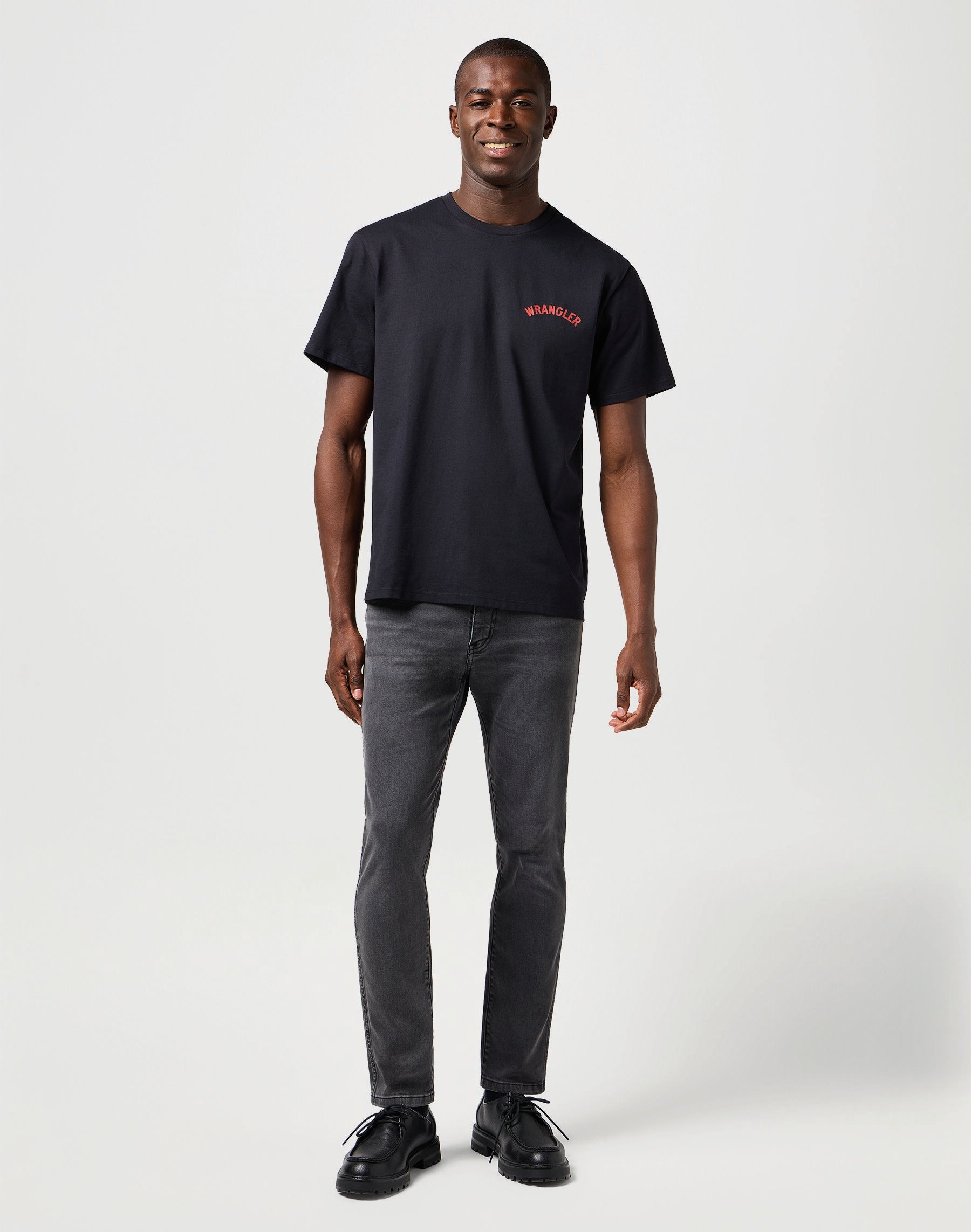WRANGLER Larston Slim Jeans - Smoky Iron Gray - 112362433 von Wrangler