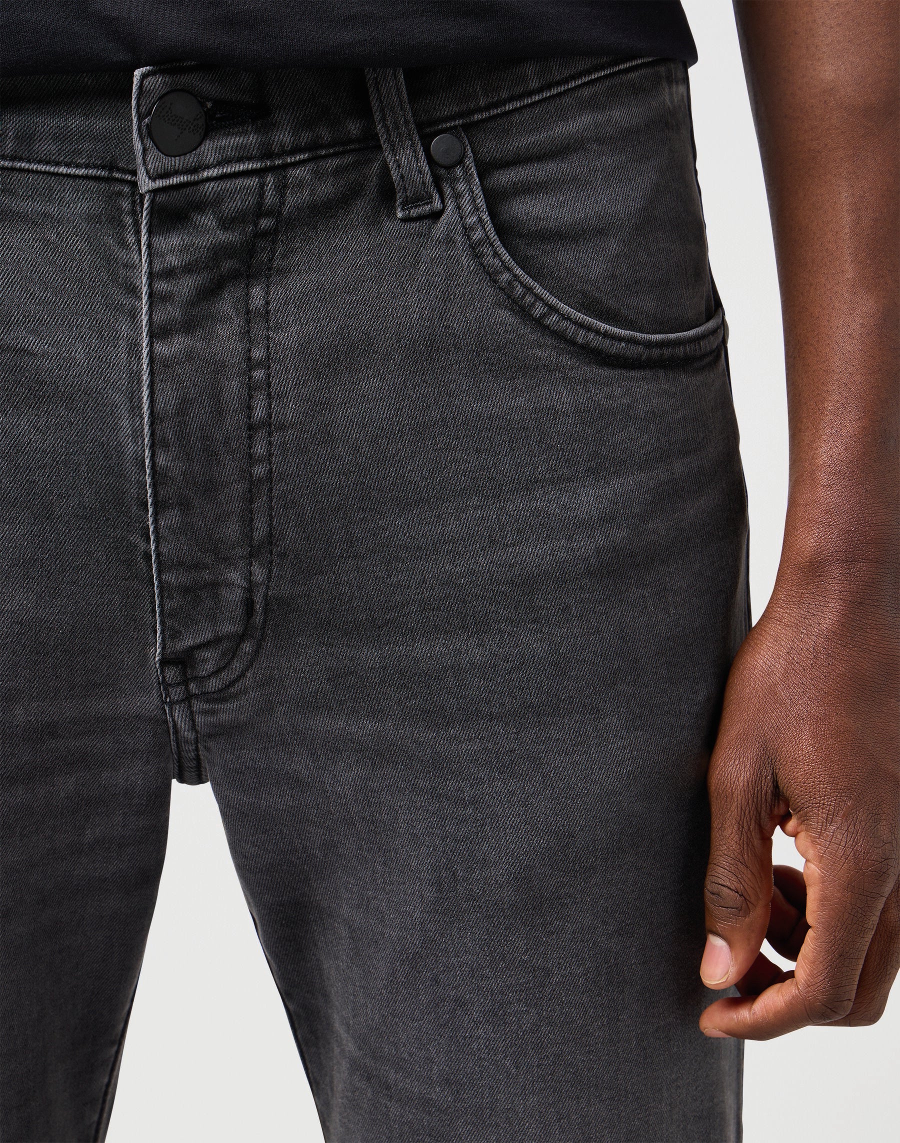 WRANGLER Larston Slim Jeans - Smoky Iron Gray - 112362433 von Wrangler