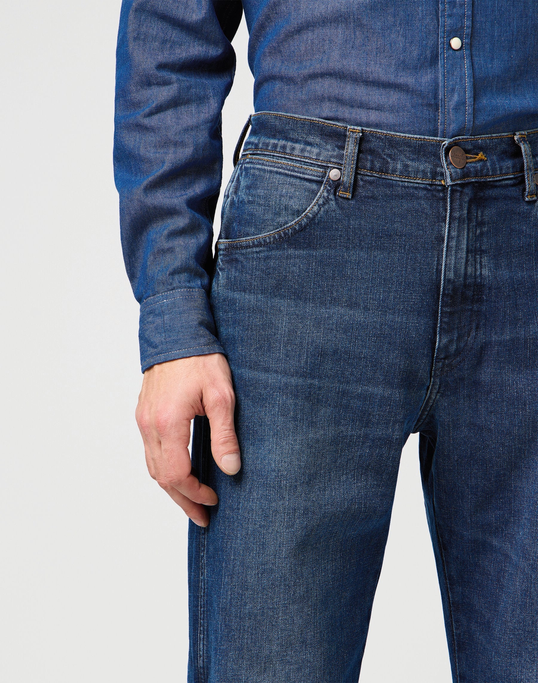 WRANGLER FRONTIER Jeans - Midnight Meadow Blue - 112362559 von Wrangler