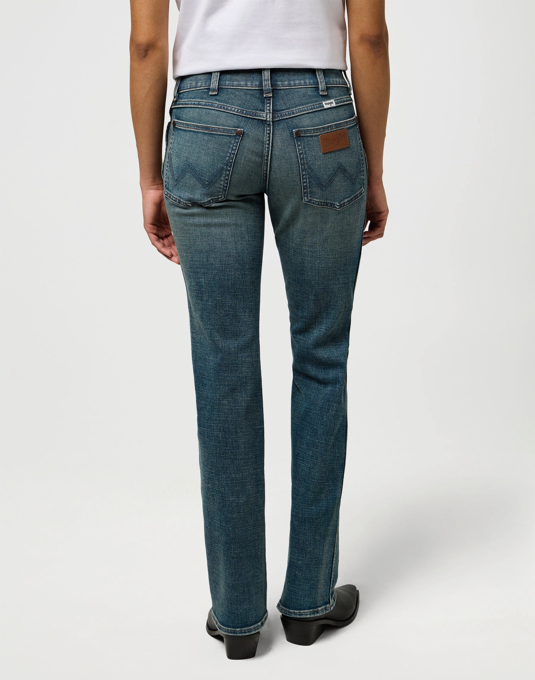 WRANGLER Bootcut - Emerald Blue Denim - 112371209