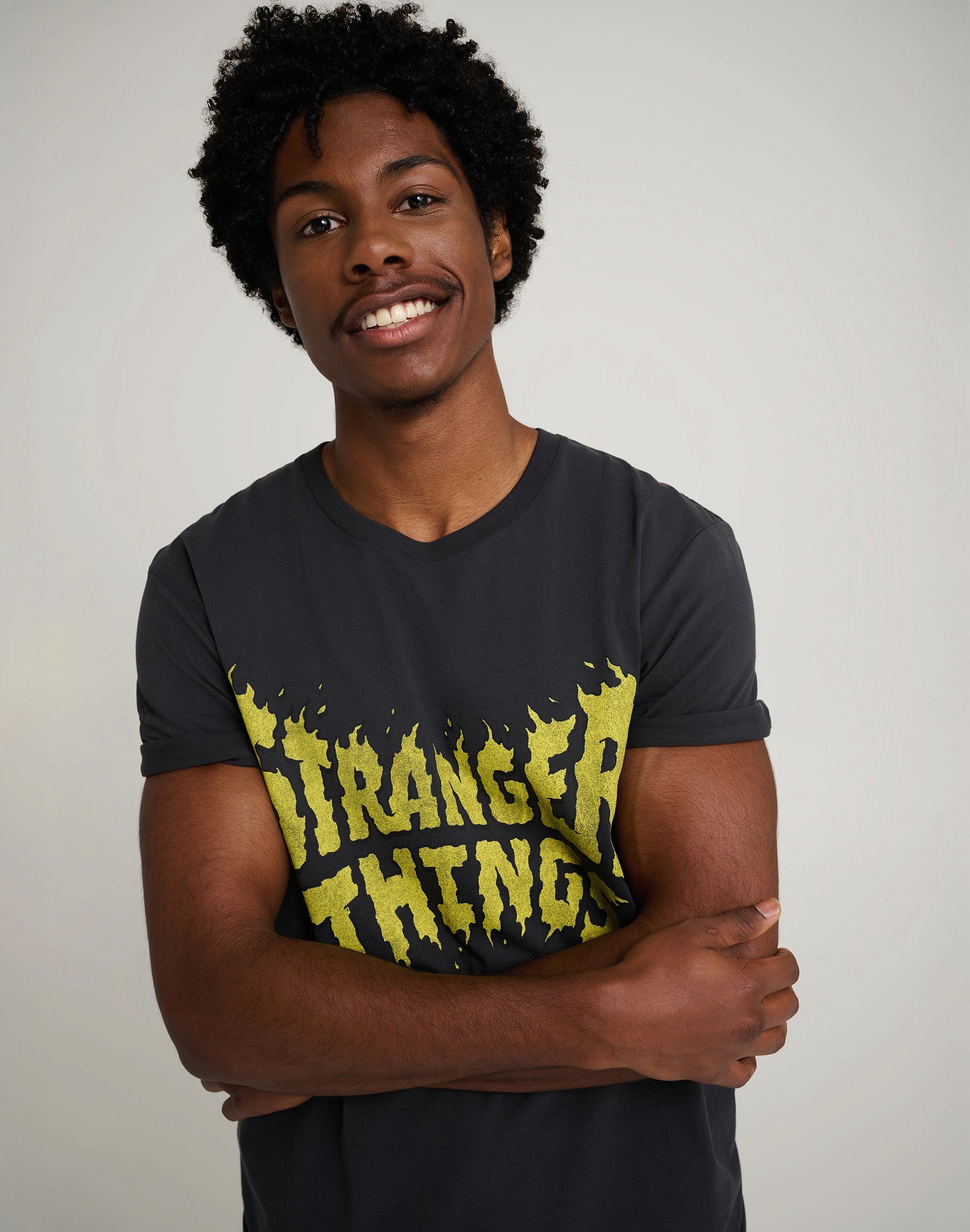 WRANGLER Stranger Things Tee Kurzarm T-Shirt - Neon Slime Tide - 112378547 von Wrangler