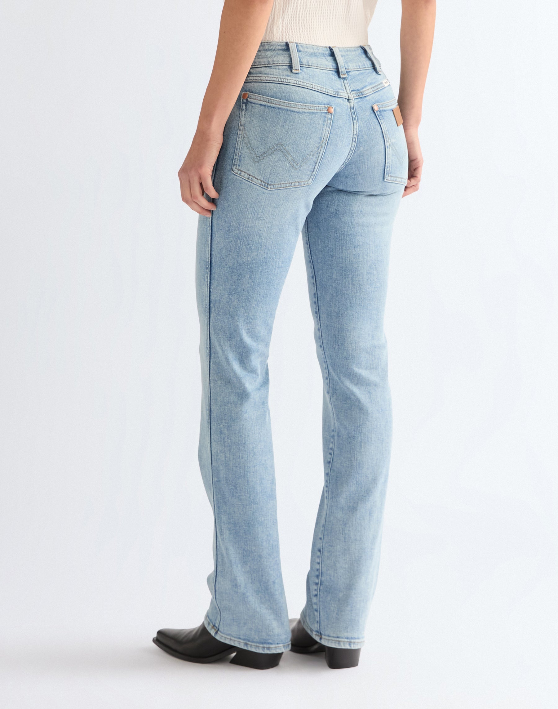 WRANGLER Bootcut Bold Bootcut - Seaside Mist Blue - 112378717