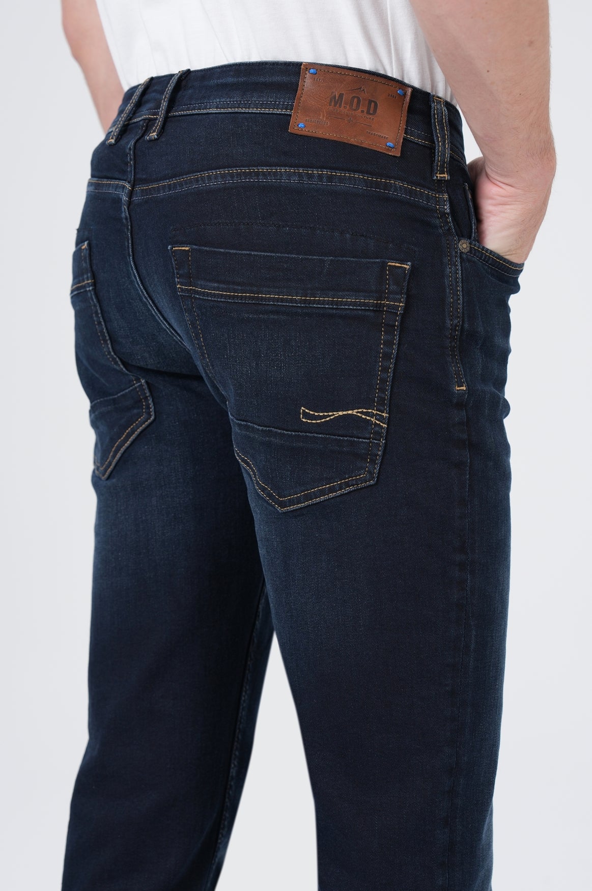 MOD JEANS THOMAS Straight Jeans - Indigo Shadow Blue - HW25-THOMAS.12029 von MOD Jeans