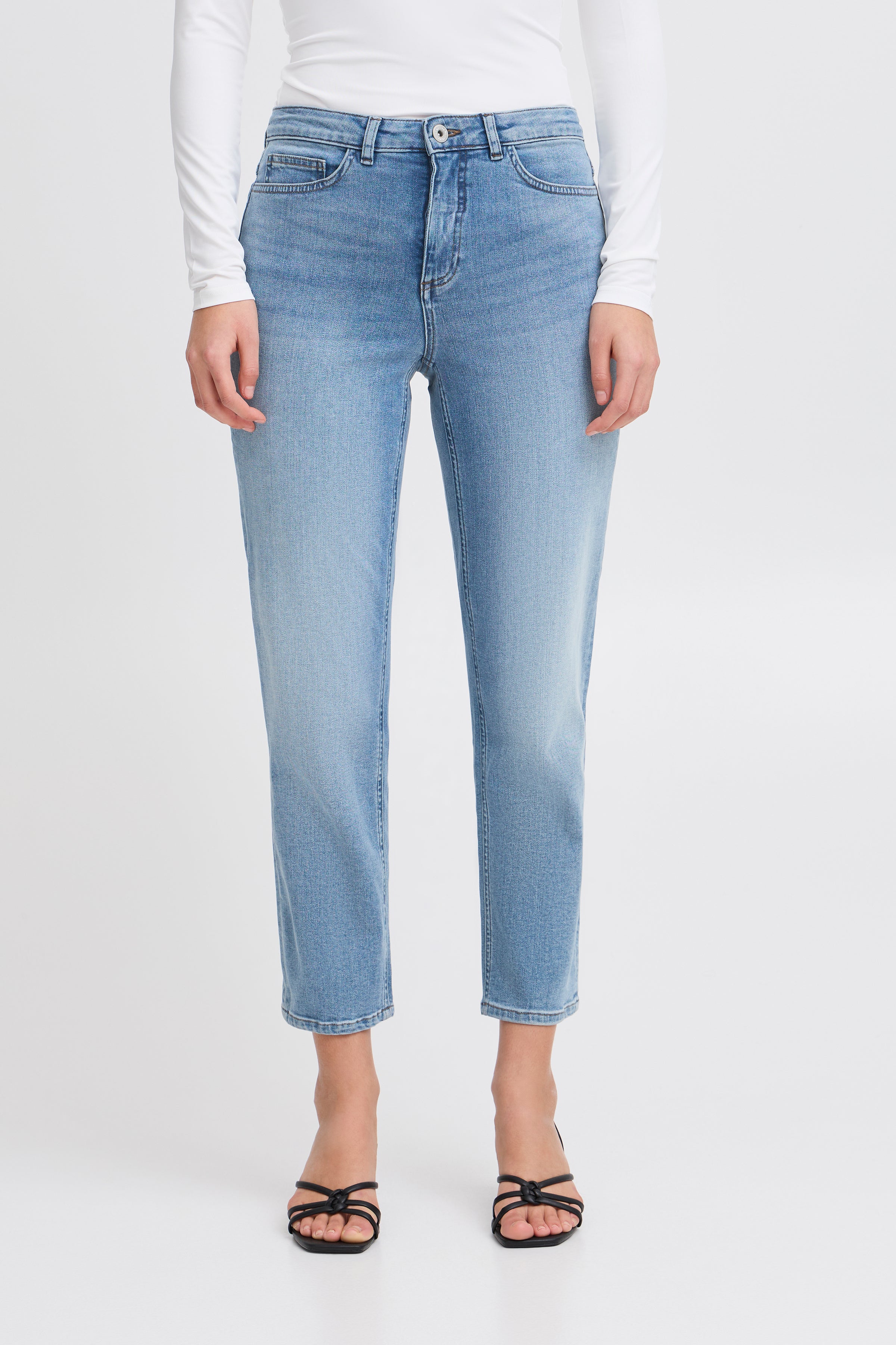 ICHI IHTWIGGY Raven Denim Tapered Jeans - Powder Sky Blue - 20110967.19044 von ICHI