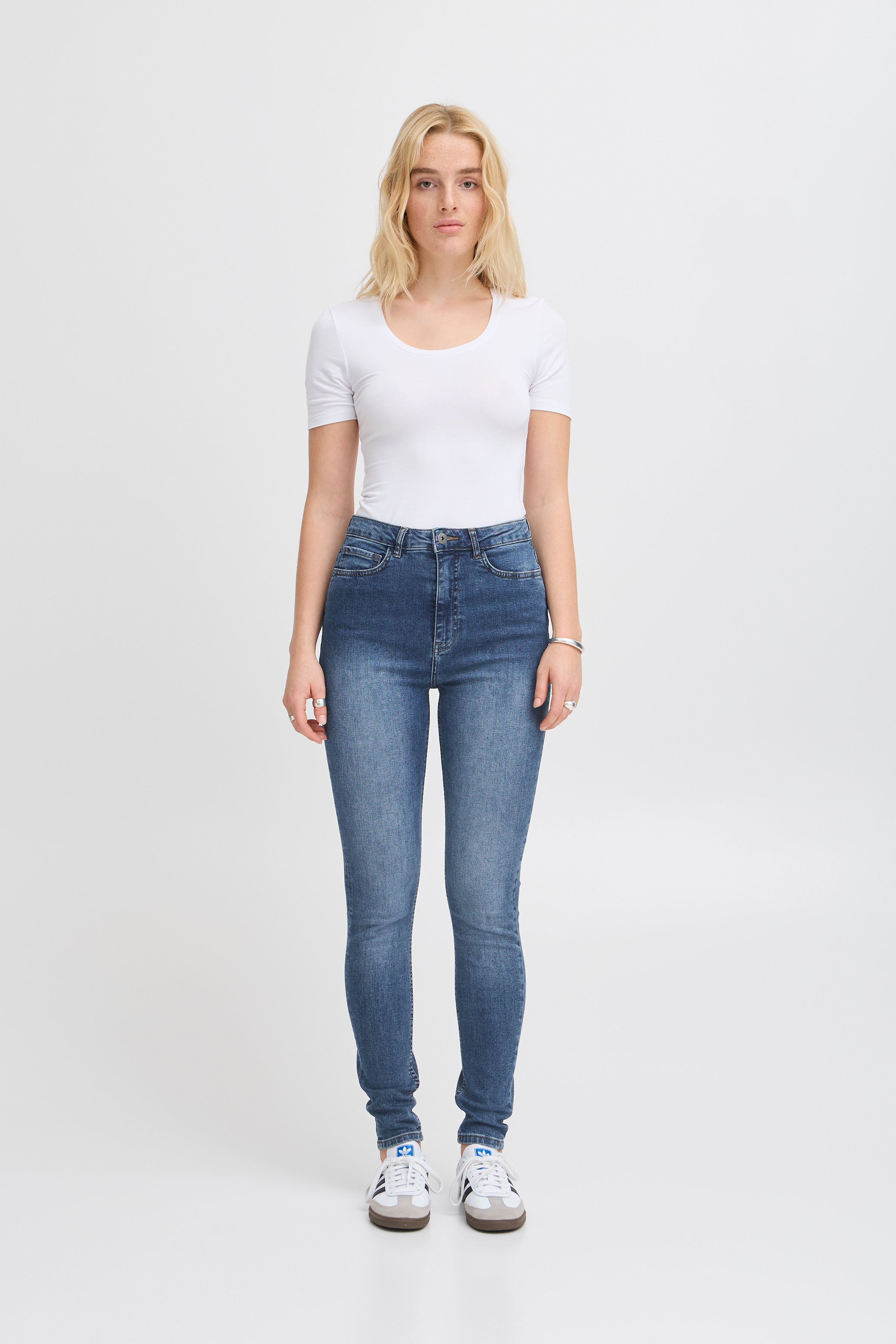 ICHI IHTWIGGY Slim High Waist Jeans - Seafoam Indigo - 20122631.200339 von ICHI