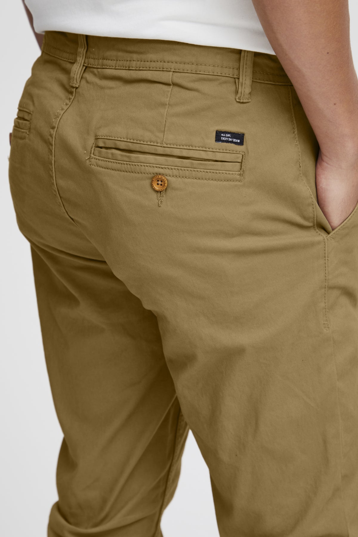 BLEND Bhnatan Chino - Golden Sandstone - 20703472.75107 von Blend