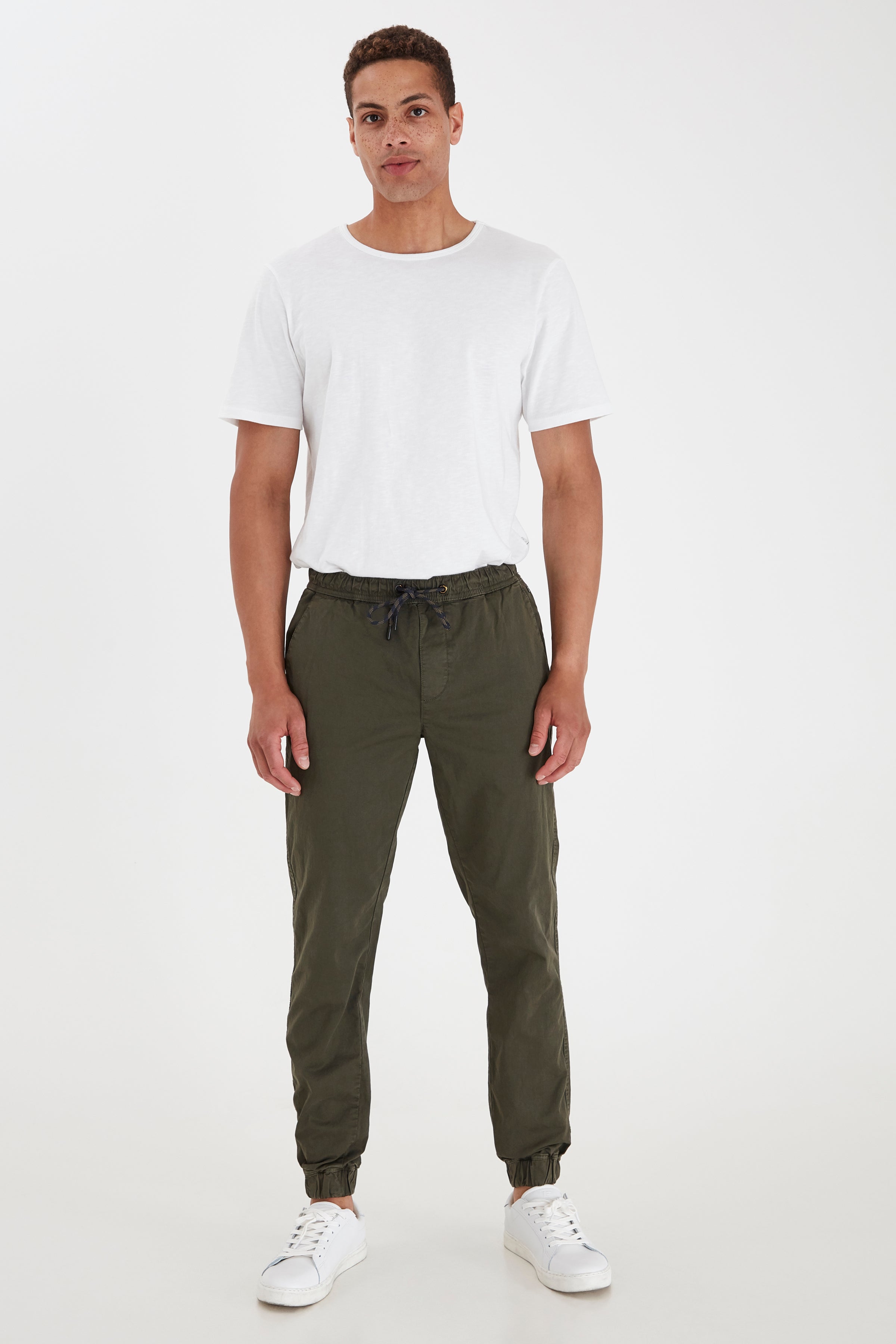 BLEND Bhnimbu Schlupfhose - Forest Haze Green - 20712044.190414 von Blend