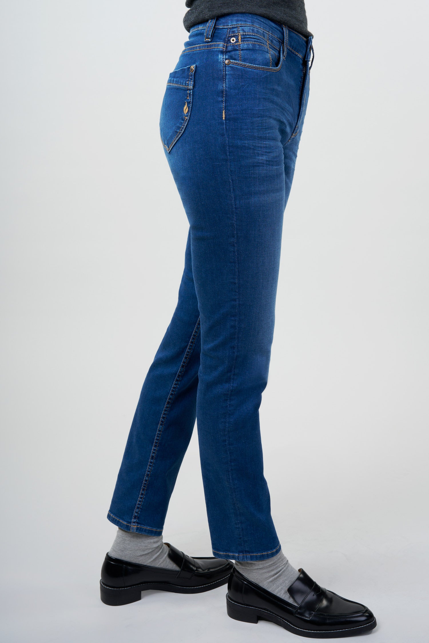 BLUE FIRE Nancy Slim Jeans - Vivid Shore Blue - 1001.4148 von Blue Fire