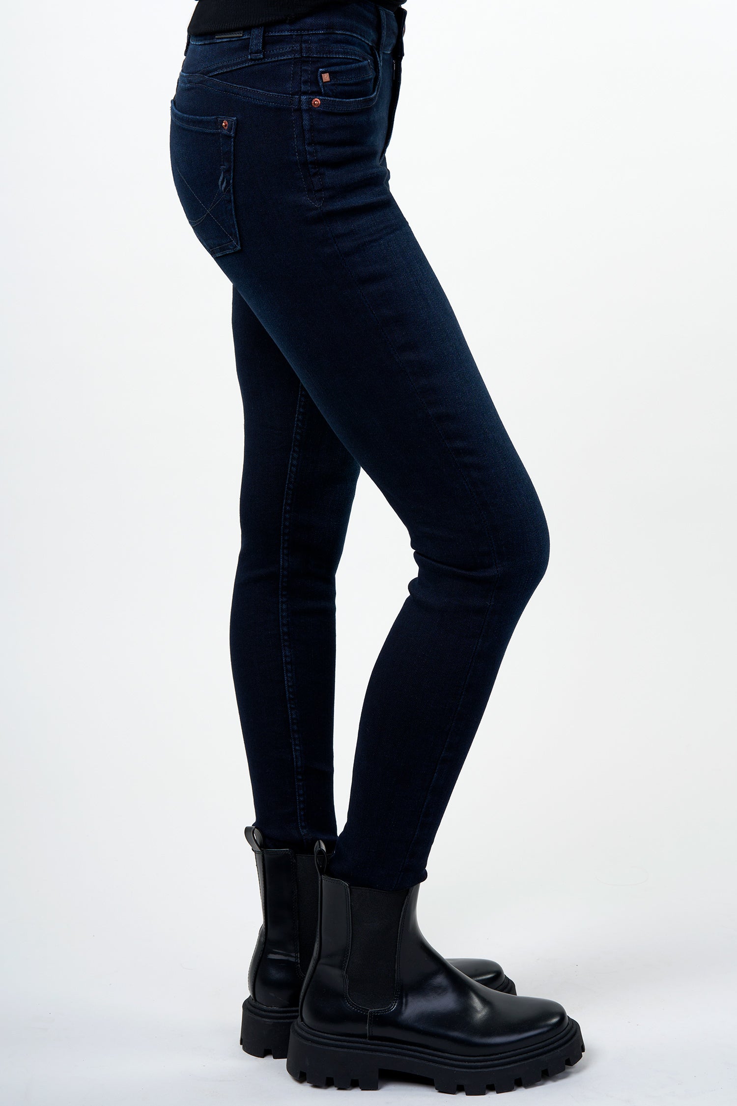 BLUE FIRE Alicia Skinny Jeans - Midnight Indigo Black - 1044.4141 von Blue Fire