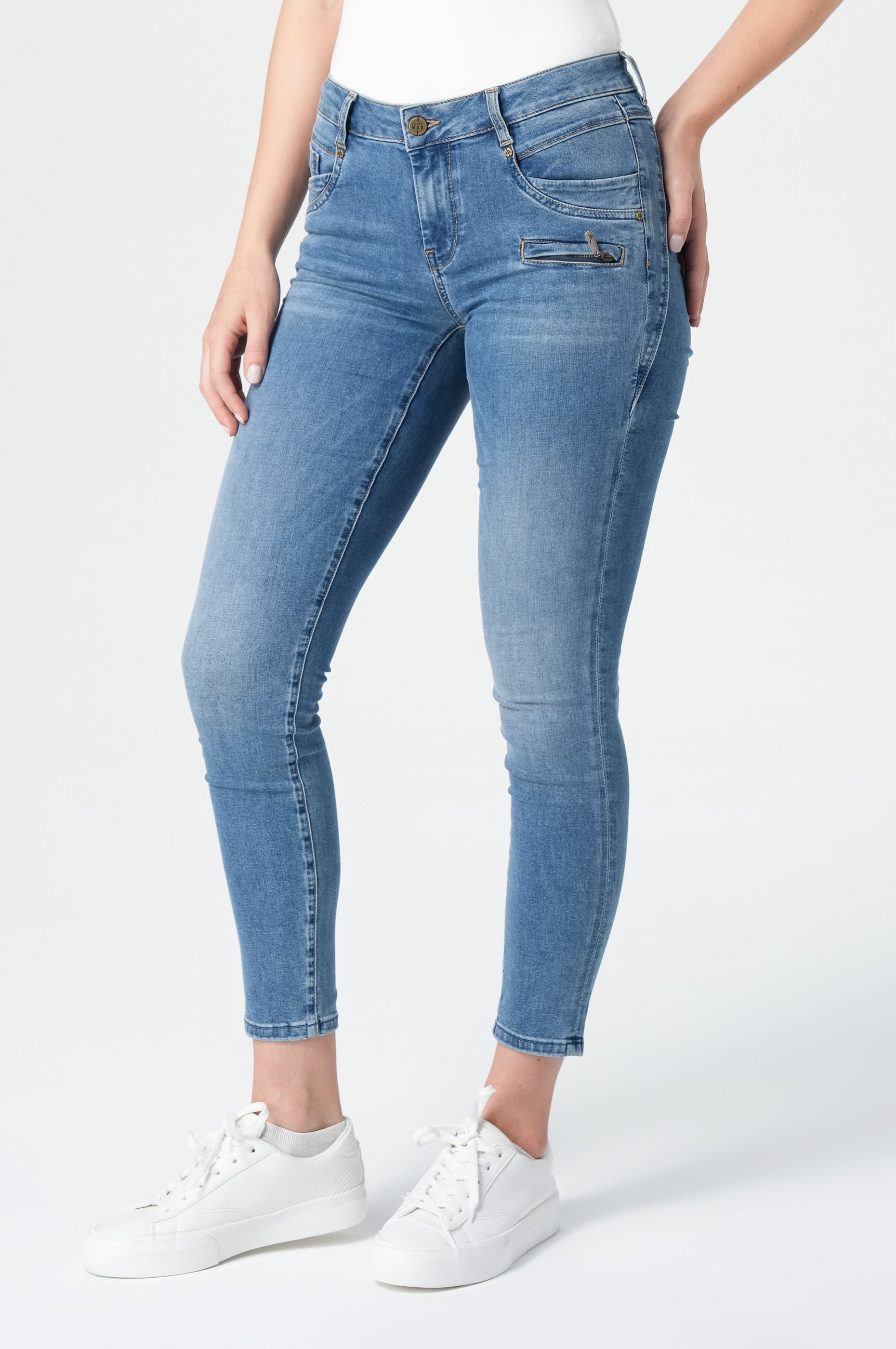 MOD JEANS Suzy Jeans - Coastal Horizon Blue - SP25-2212.4198