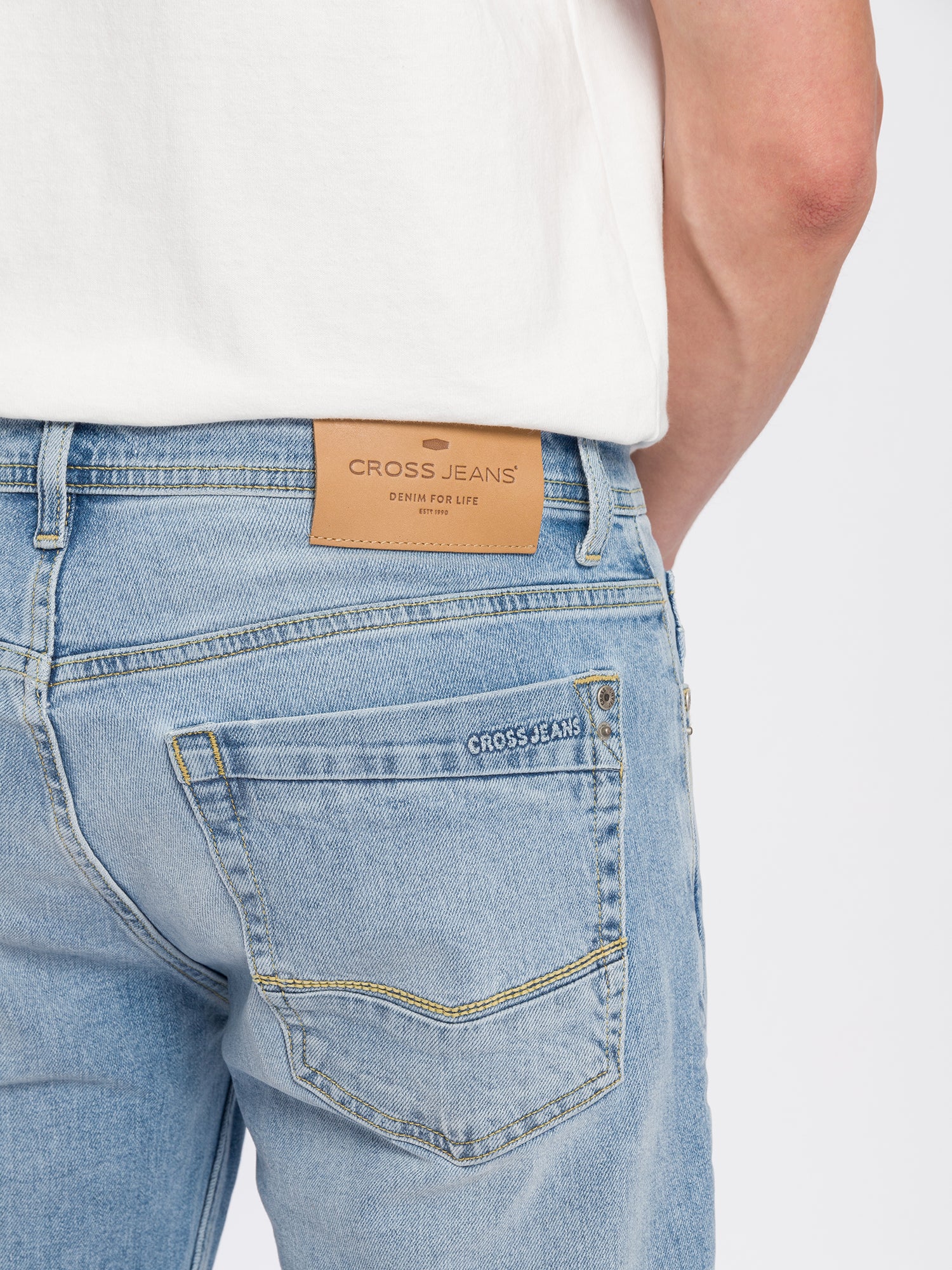 CROSS JEANS Antonio Five Pocket - Bleachway Denim - E161-294 von Cross Jeans