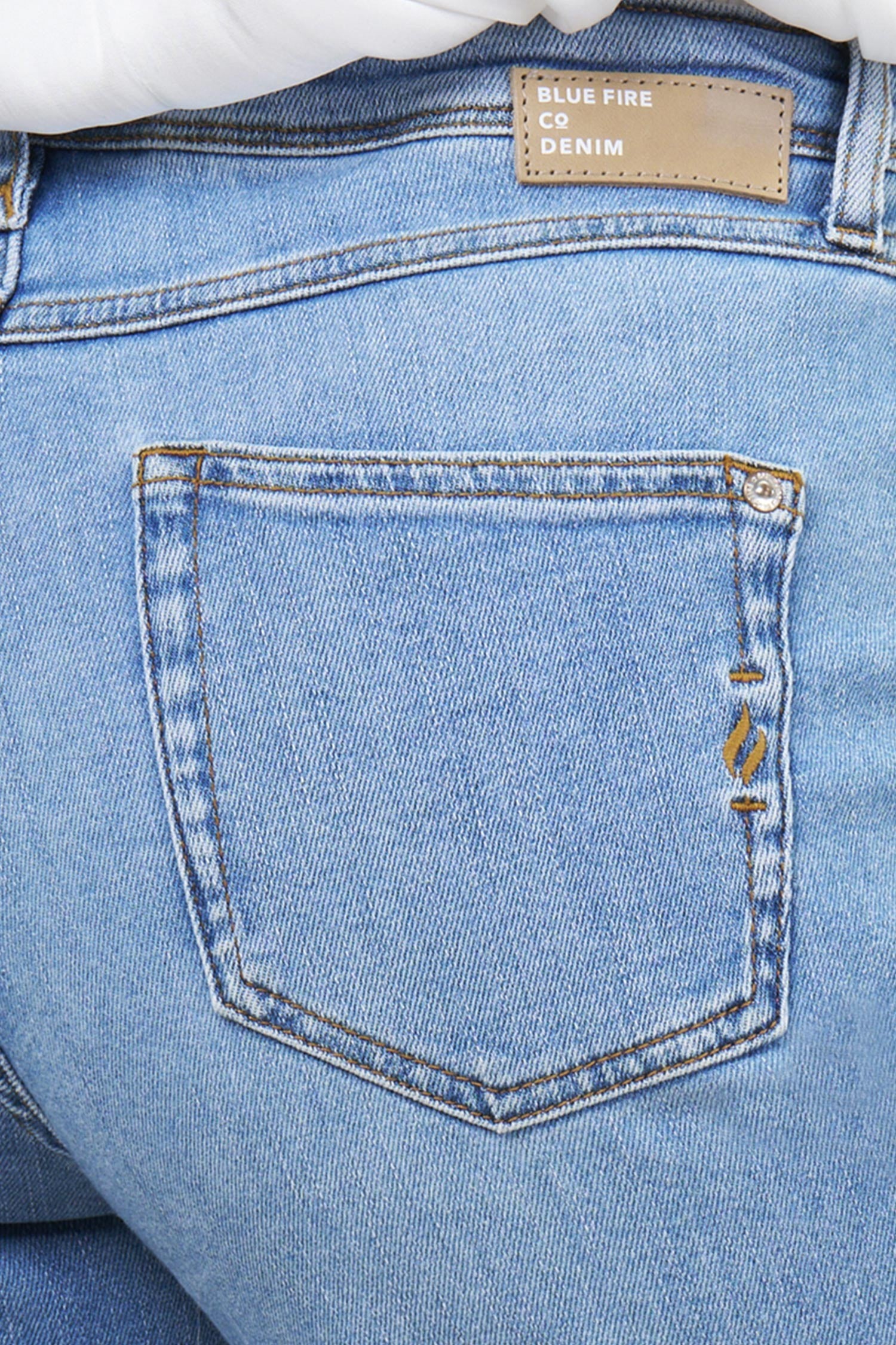 BLUE FIRE Judy Culotte Jeans - Washed Sky Blue - 1156.260 von Blue Fire