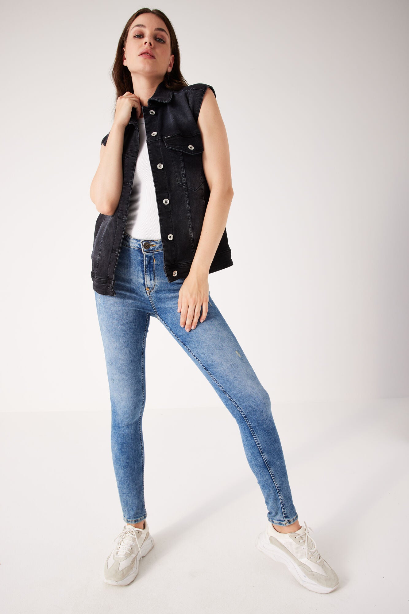 GARCIA JEANS Celia Five Pocket - Denim Sky Vintage - 244.4999 von Garcia Jeans