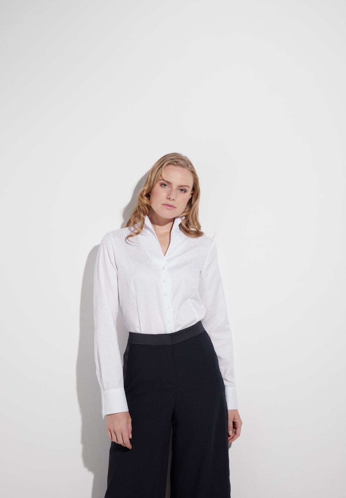 ETERNA MODERN CLASSIC Bluse - Ivory Mirage Leo - 5135 D775.00 von Eterna