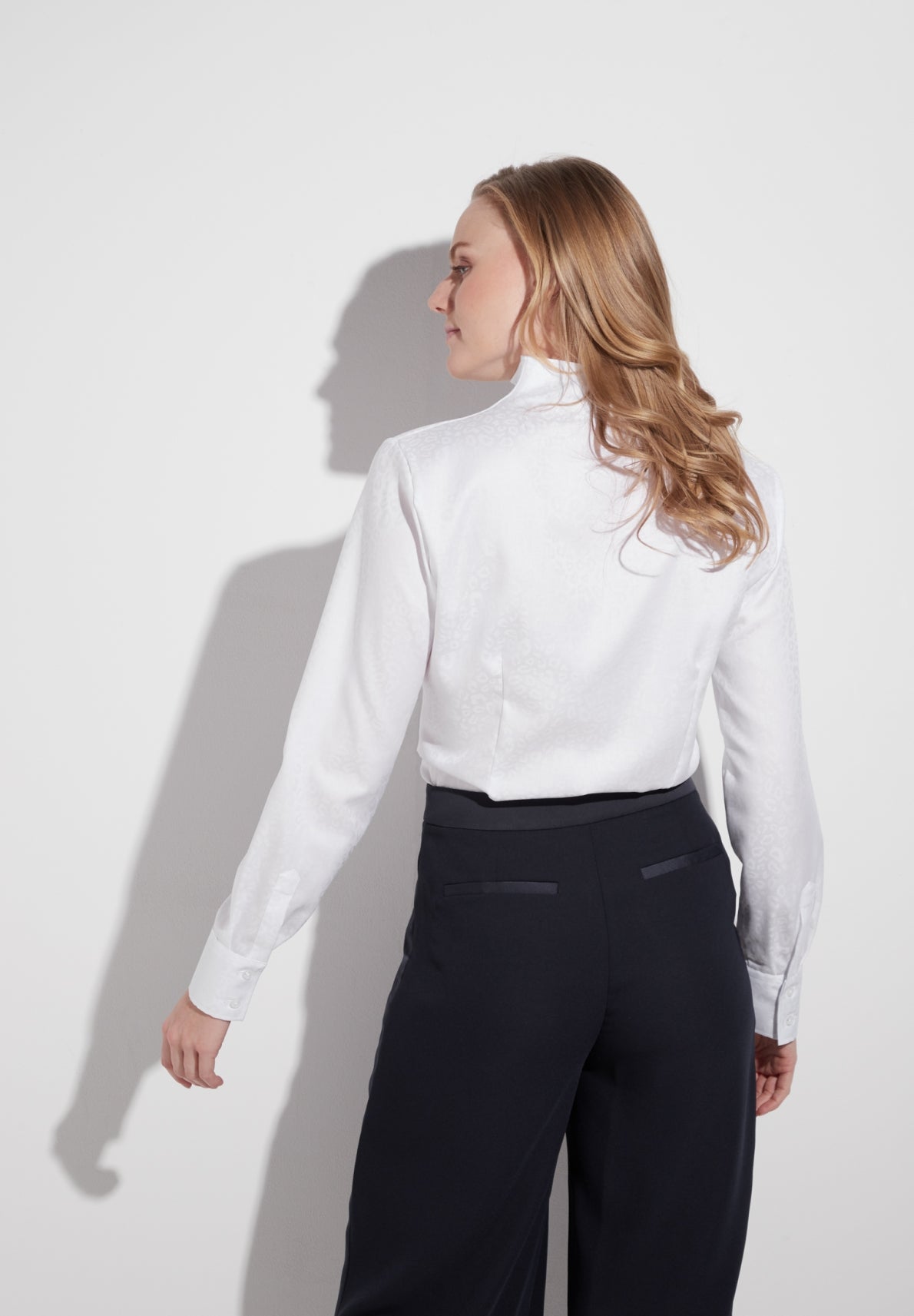 ETERNA MODERN CLASSIC Bluse - Ivory Mirage Leo - 5135 D775.00 von Eterna