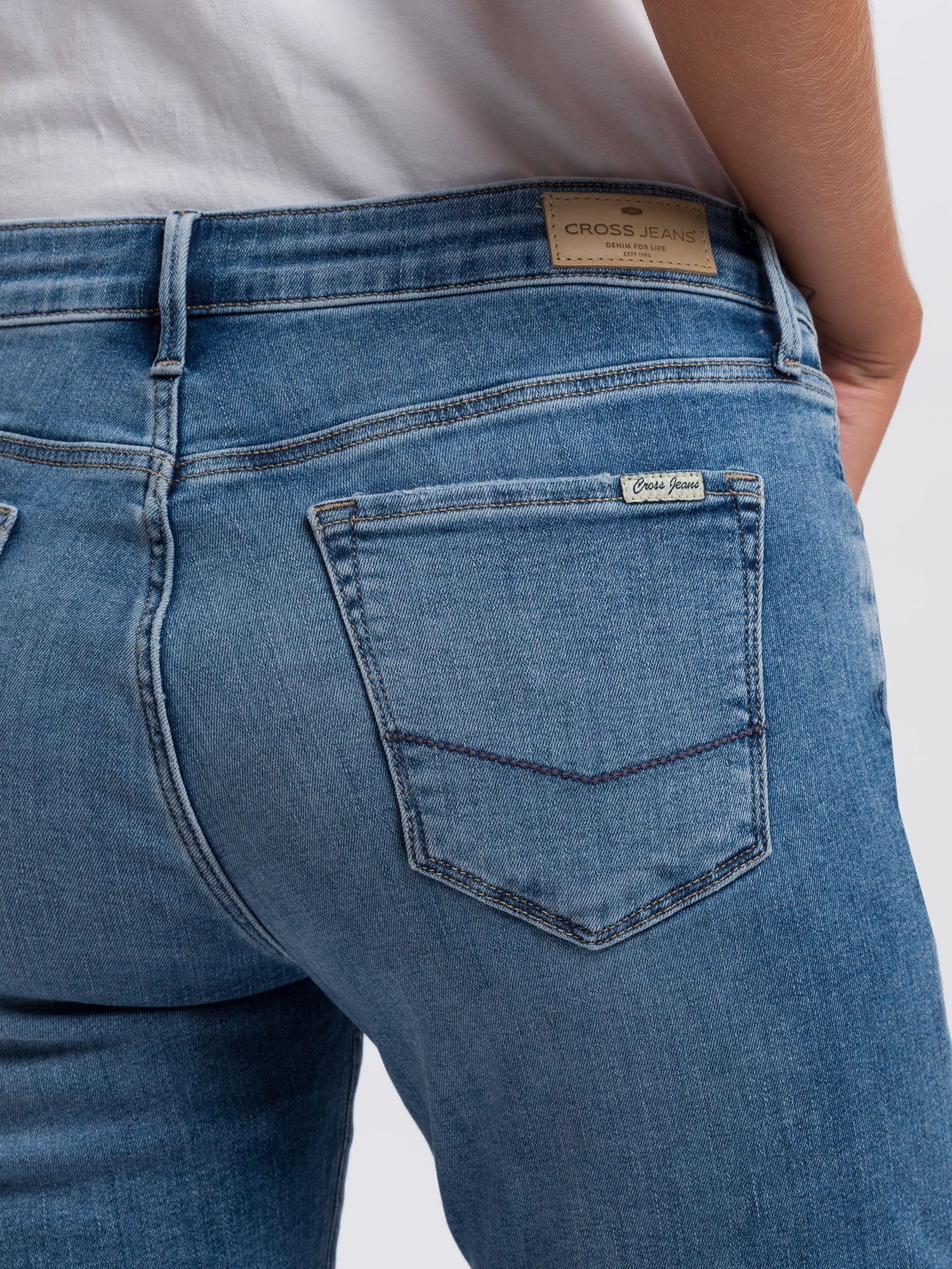 CROSS JEANS AMY Bermuda - Sea Breeze Wash - A547-048 von Cross Jeans