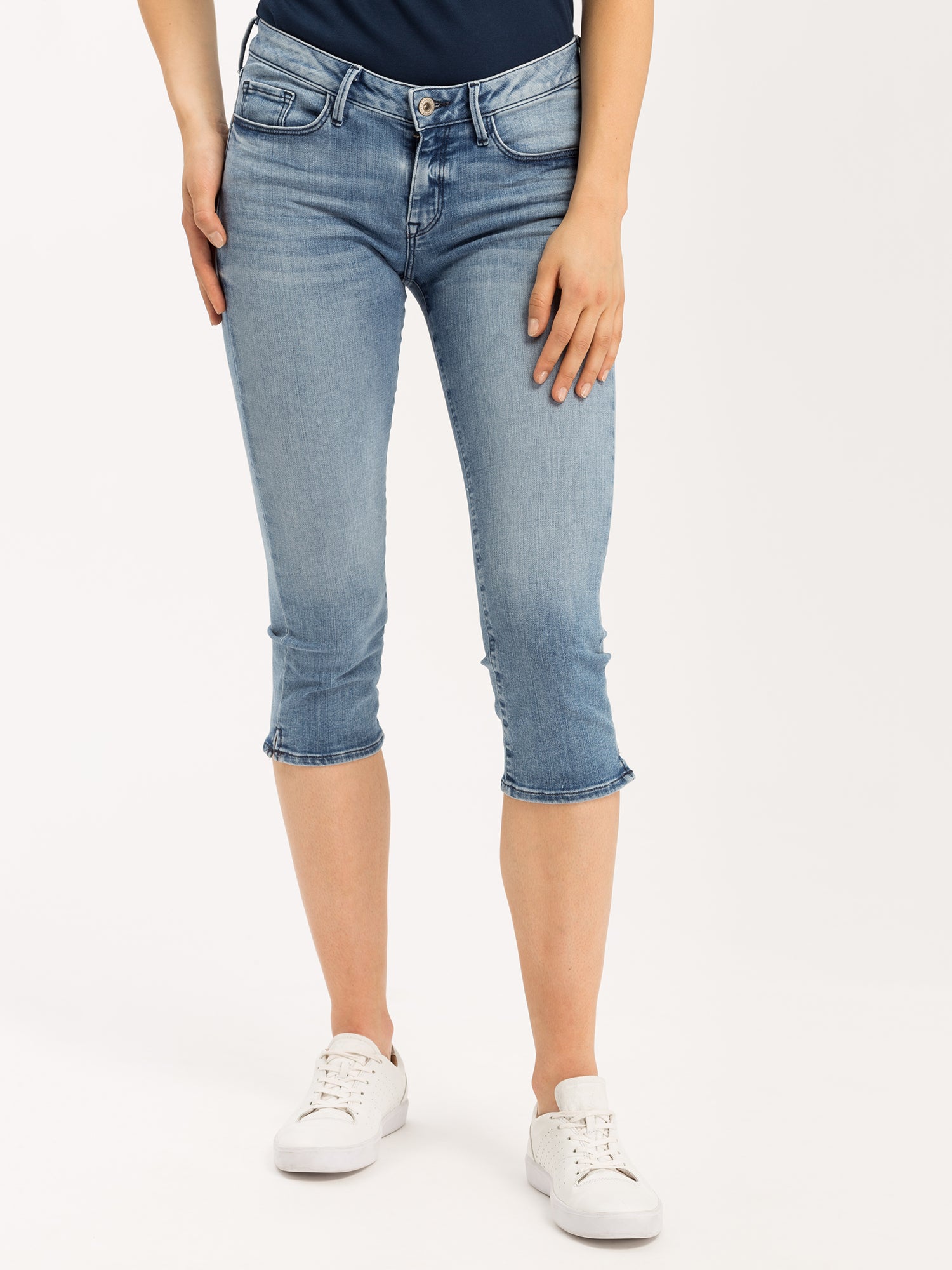 CROSS JEANS AMBER Capri - Sunwashed Denim Blue - A548-010