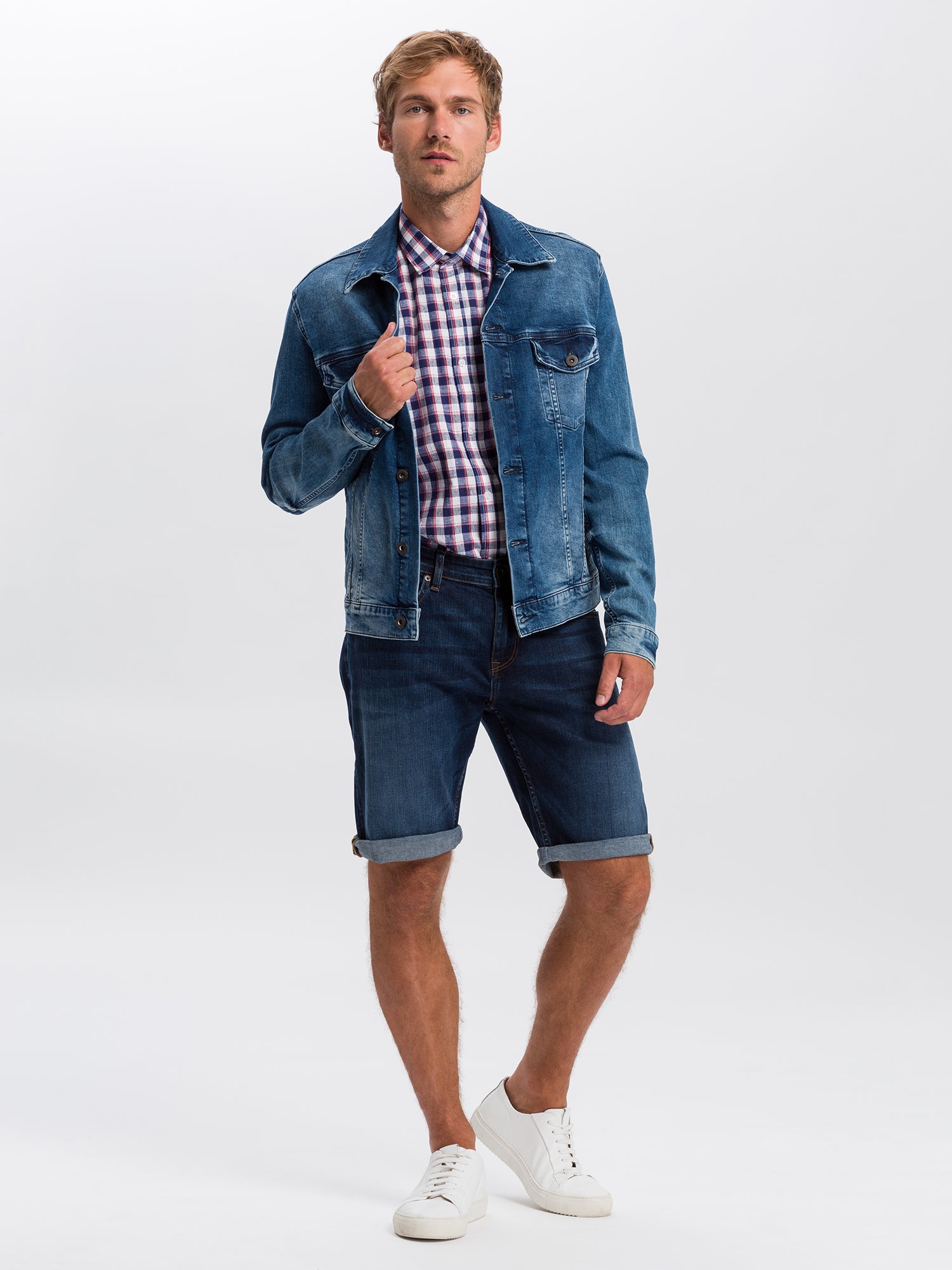 CROSS JEANS LEOM Shorts - Deep Night Indigo - A565-142 von Cross Jeans