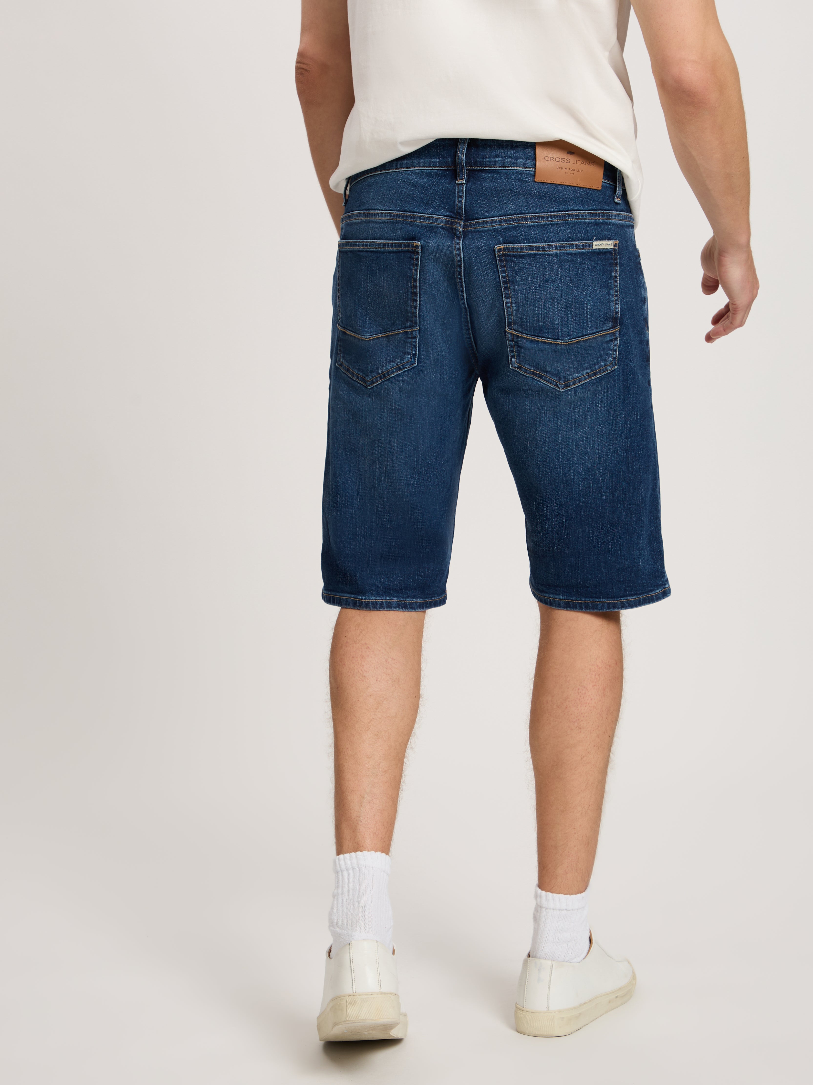 CROSS JEANS Leom Shorts - Midnight Indigo Crush - A565-291 von Cross Jeans