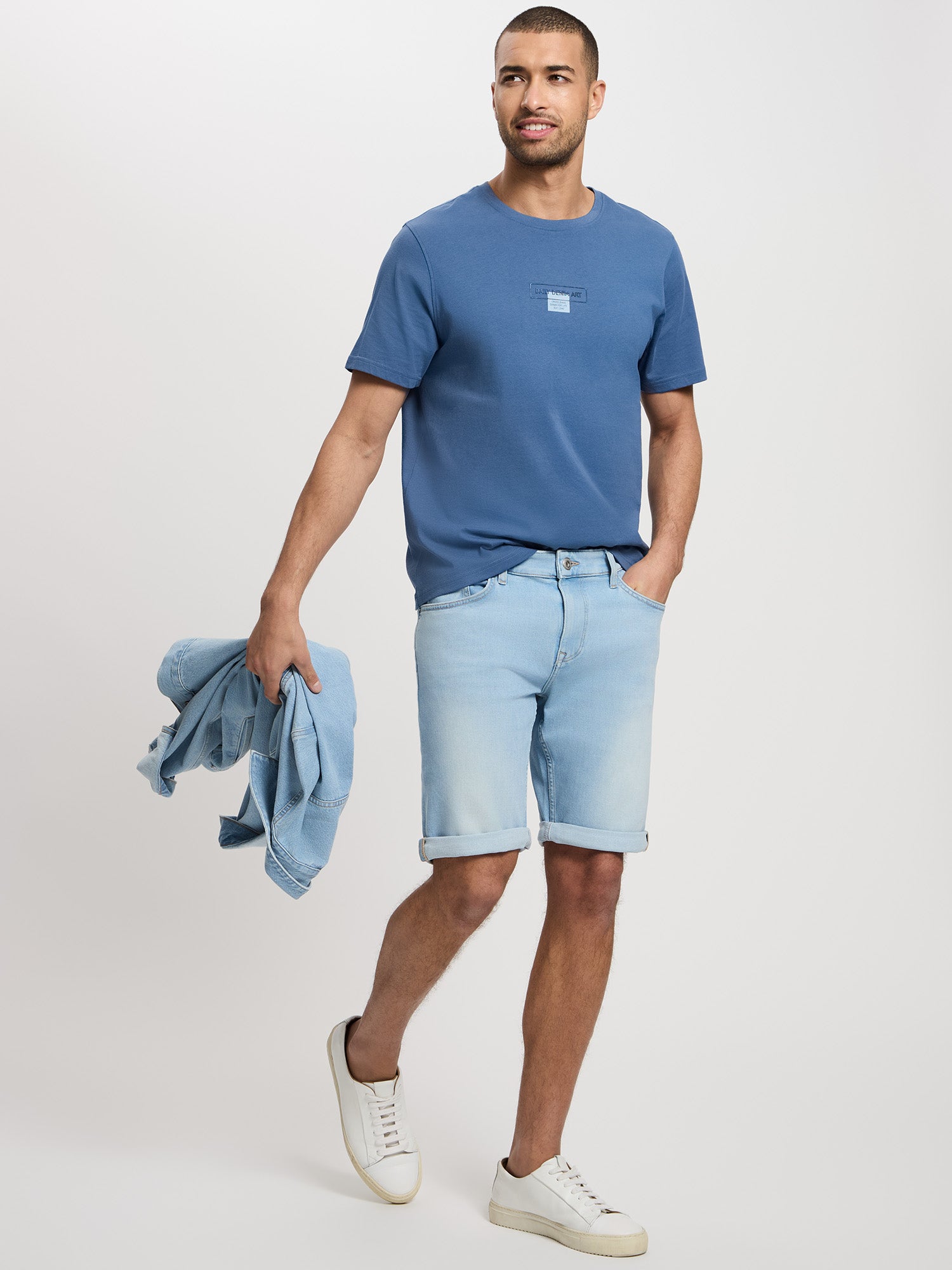 CROSS JEANS Leom Shorts - Coastal Mist Blue - A565-296 von Cross Jeans