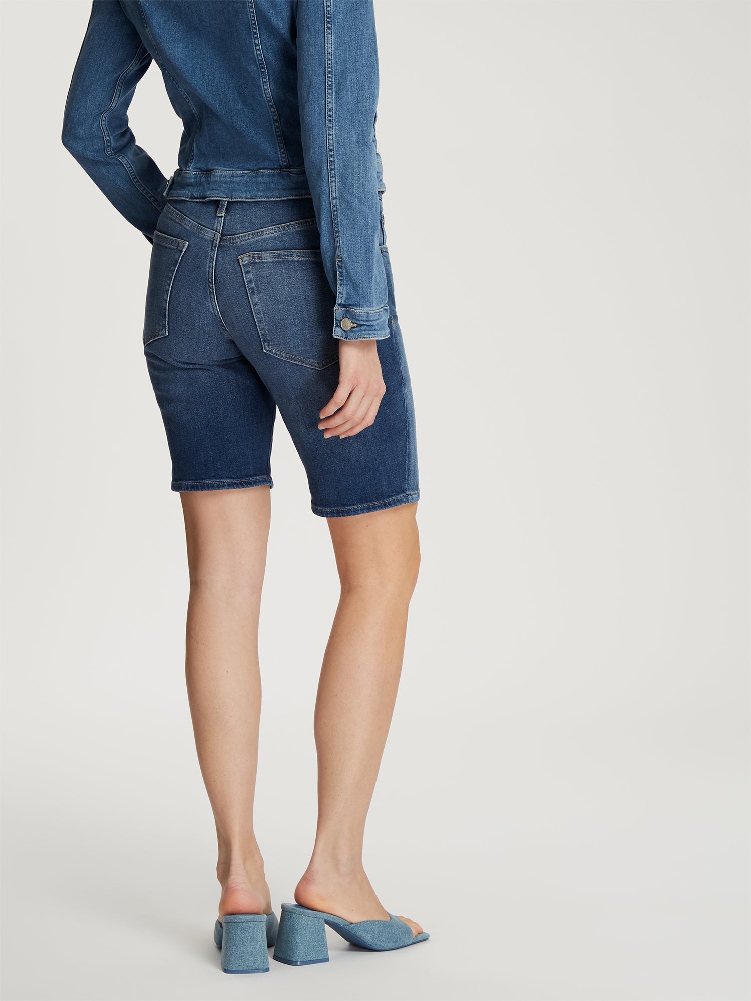 CROSS JEANS Brooke Shorts - Deep Indigo Haze - A619-010 von Cross Jeans