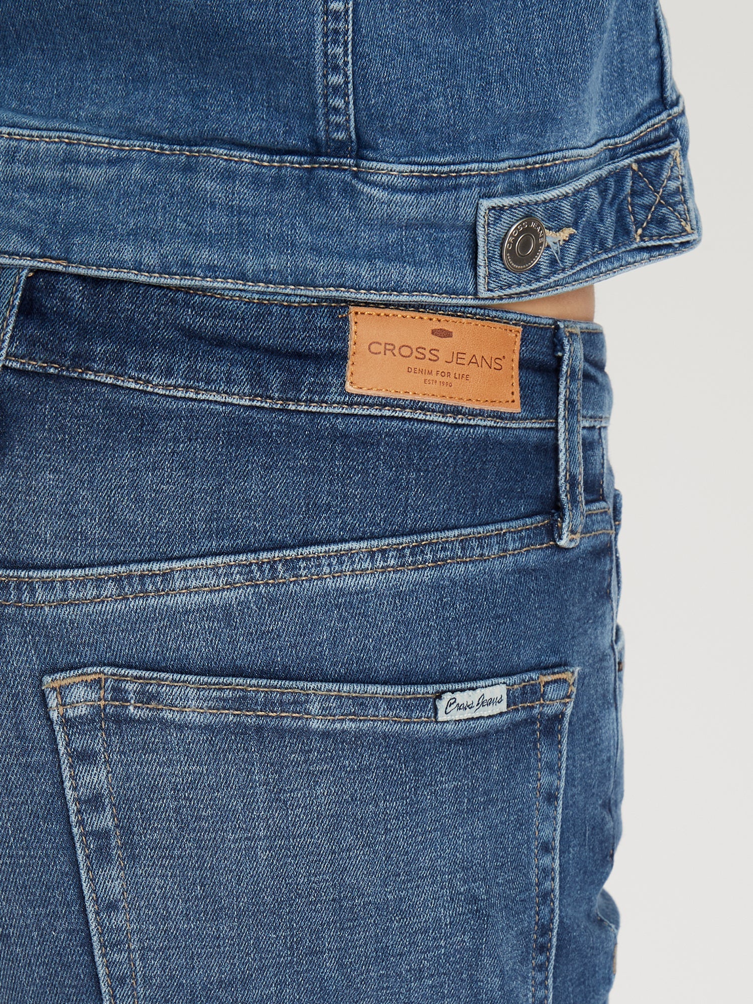 CROSS JEANS Brooke Shorts - Deep Indigo Haze - A619-010 von Cross Jeans