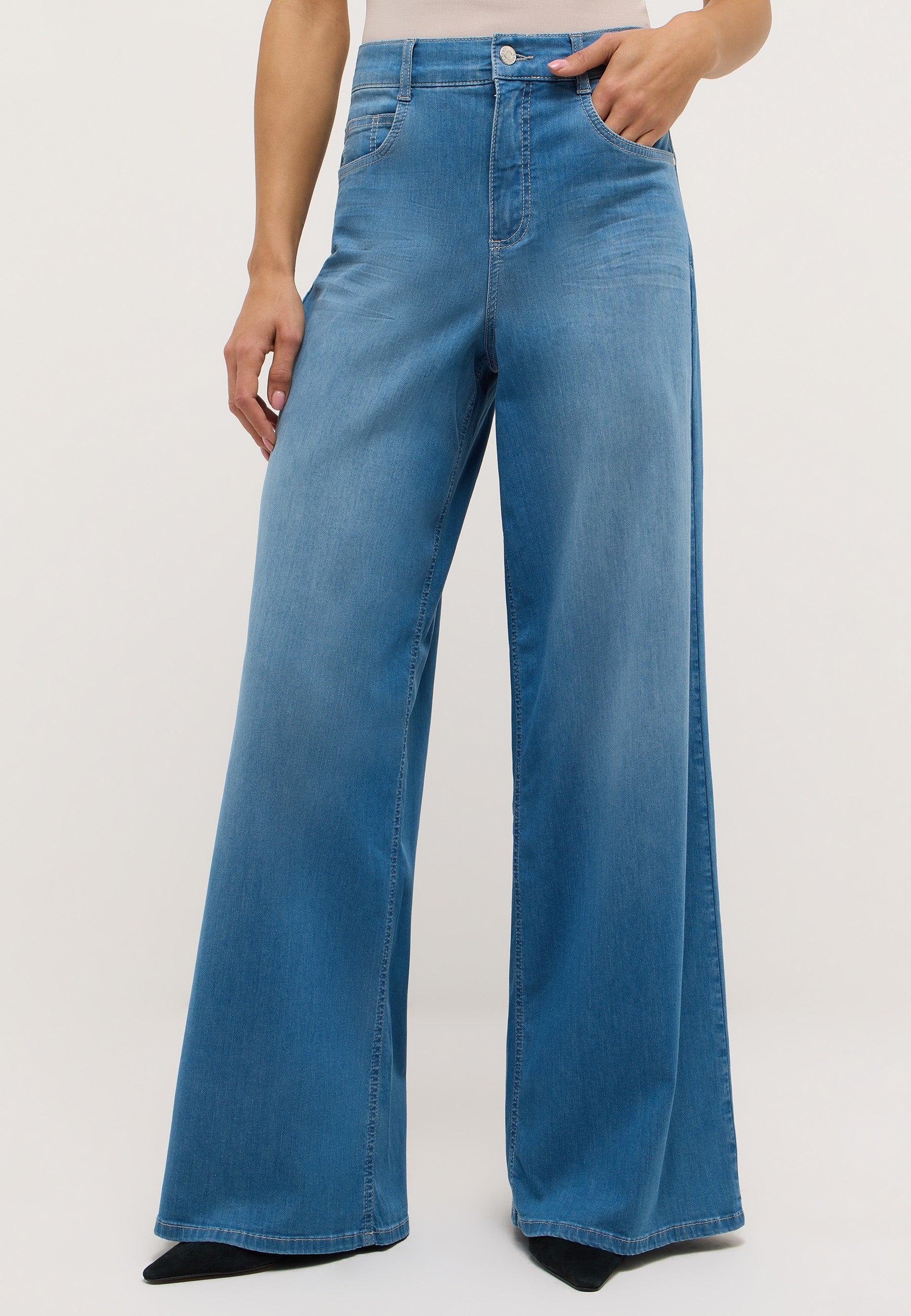 ANGELS Liva Wide Leg Jeans - Breezy Coastal Blue - 332 2300.3458 von Angels Jeans