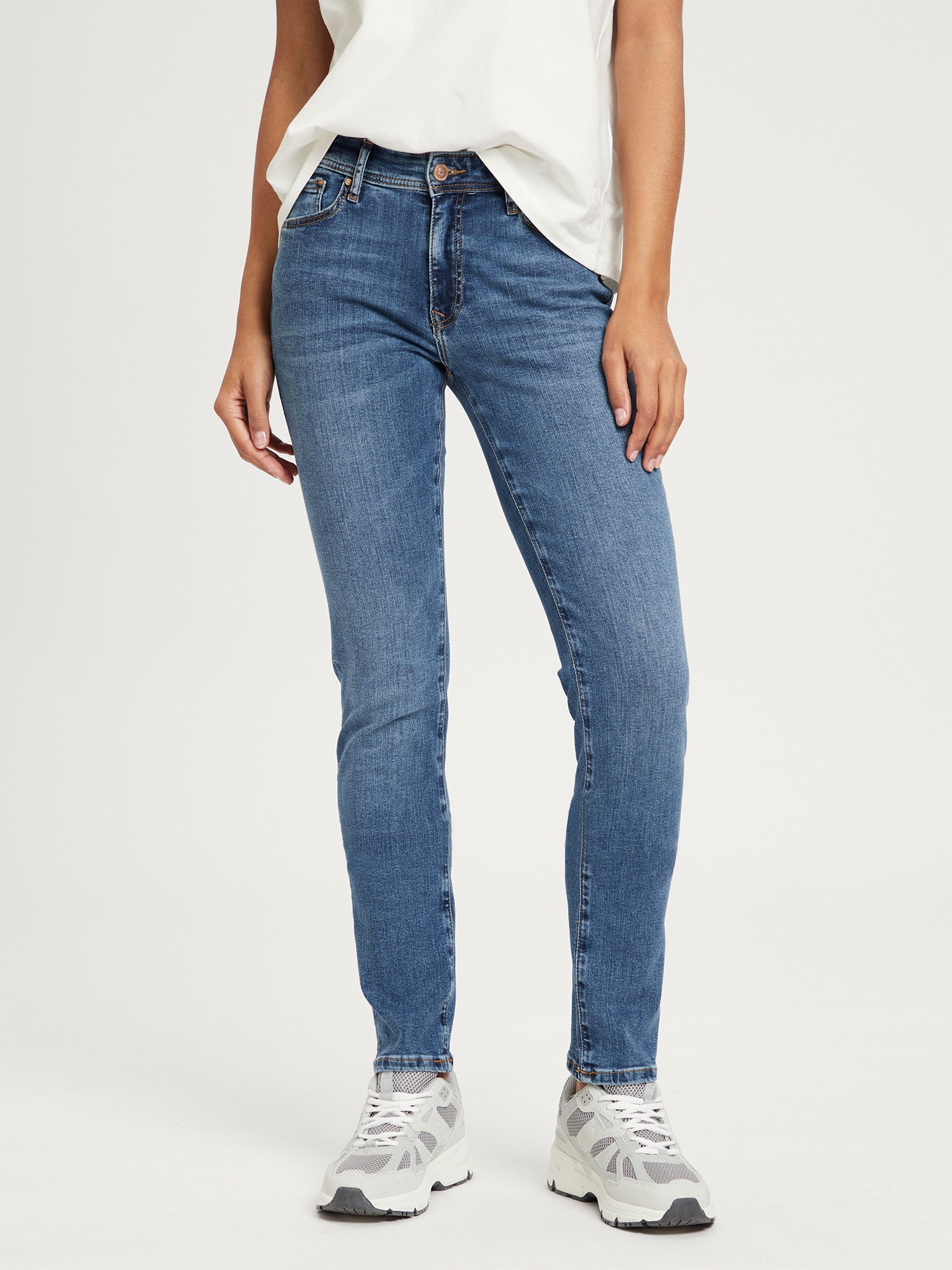 CROSS JEANS Anya Five Pocket - Indigo Wash Moon - P489-228