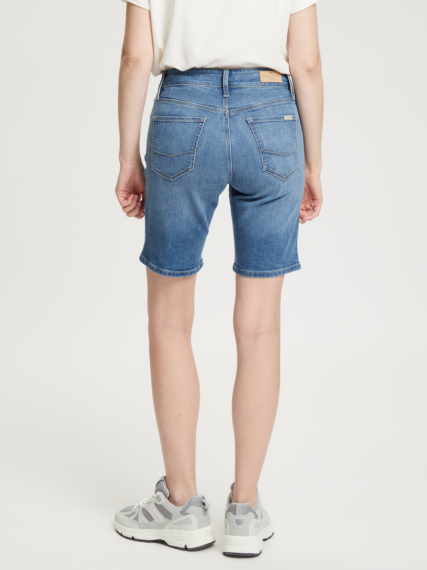 CROSS JEANS Anya Shorts - Sky Harbor Blue - P528-010 von Cross Jeans