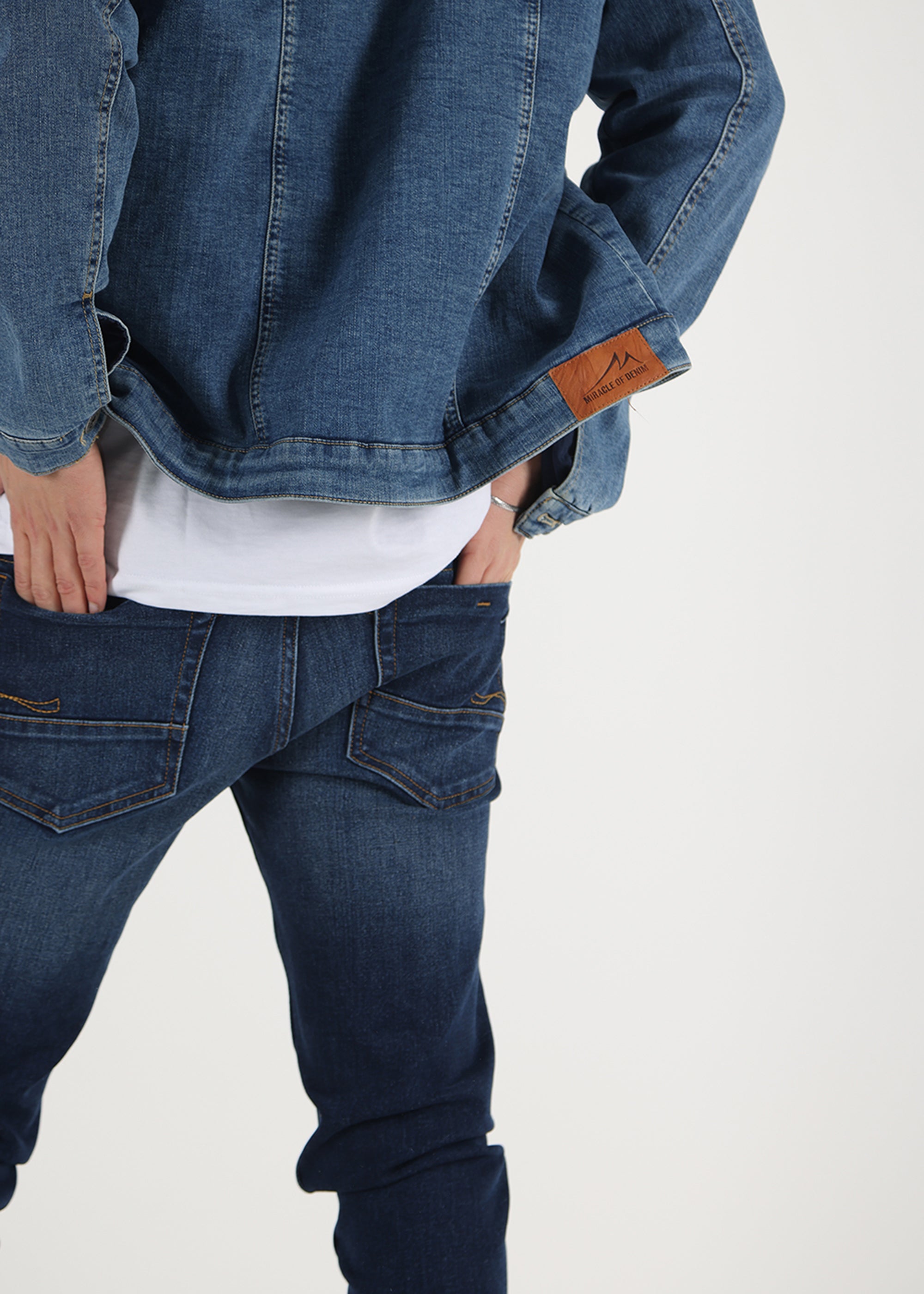 MOD JEANS MARCEL Straight - Coastal Indigo Wash - AU23-1005.3652 von MOD Jeans