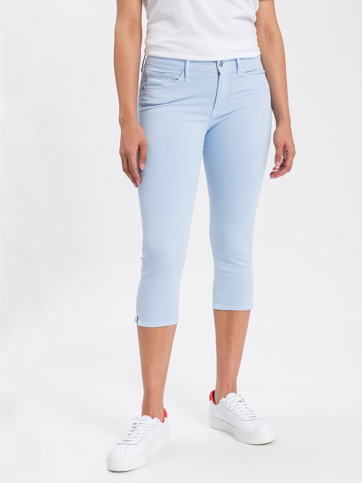 CROSS JEANS Amber Capri Jeans - Blue Mist Pearl - A548-016