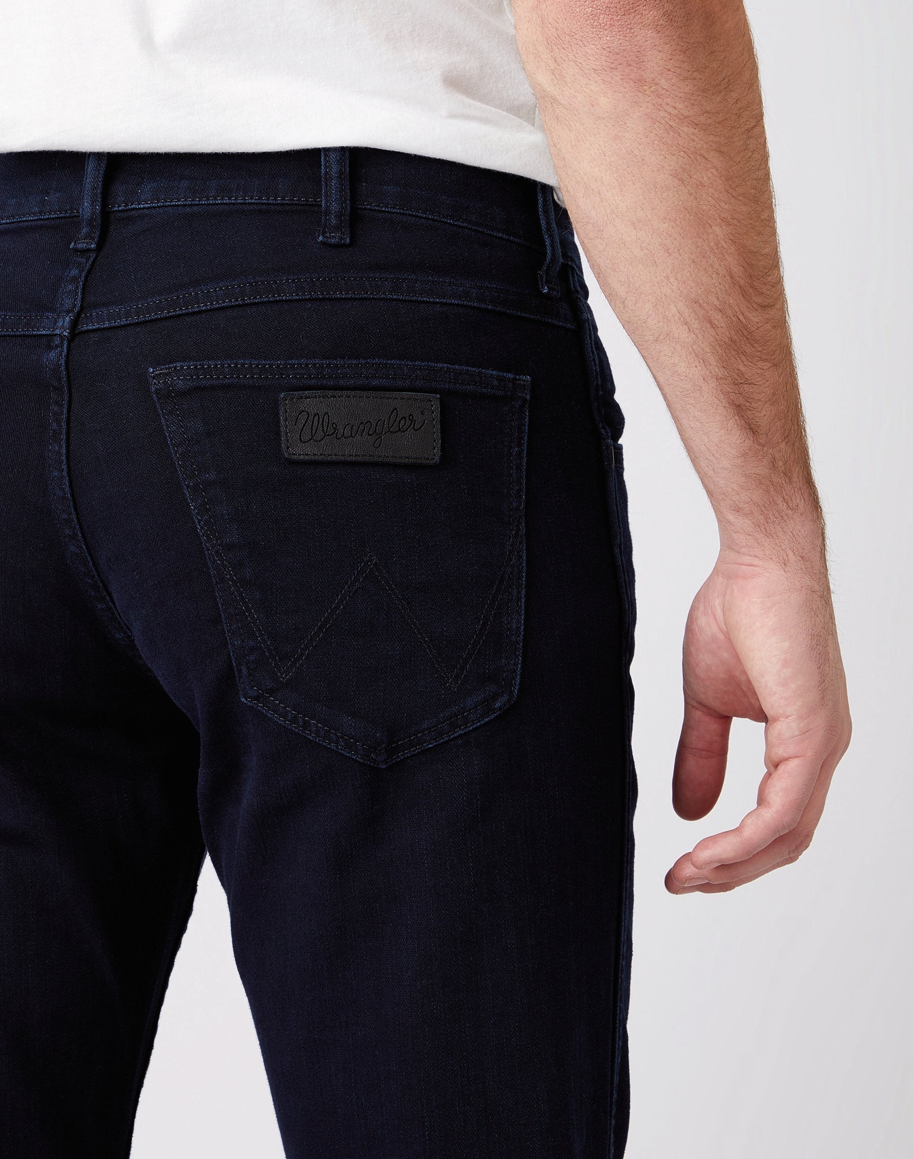 WRANGLER GREENSBORO Five Pocket - Deep Indigo Blue - W15QQC77D von Wrangler