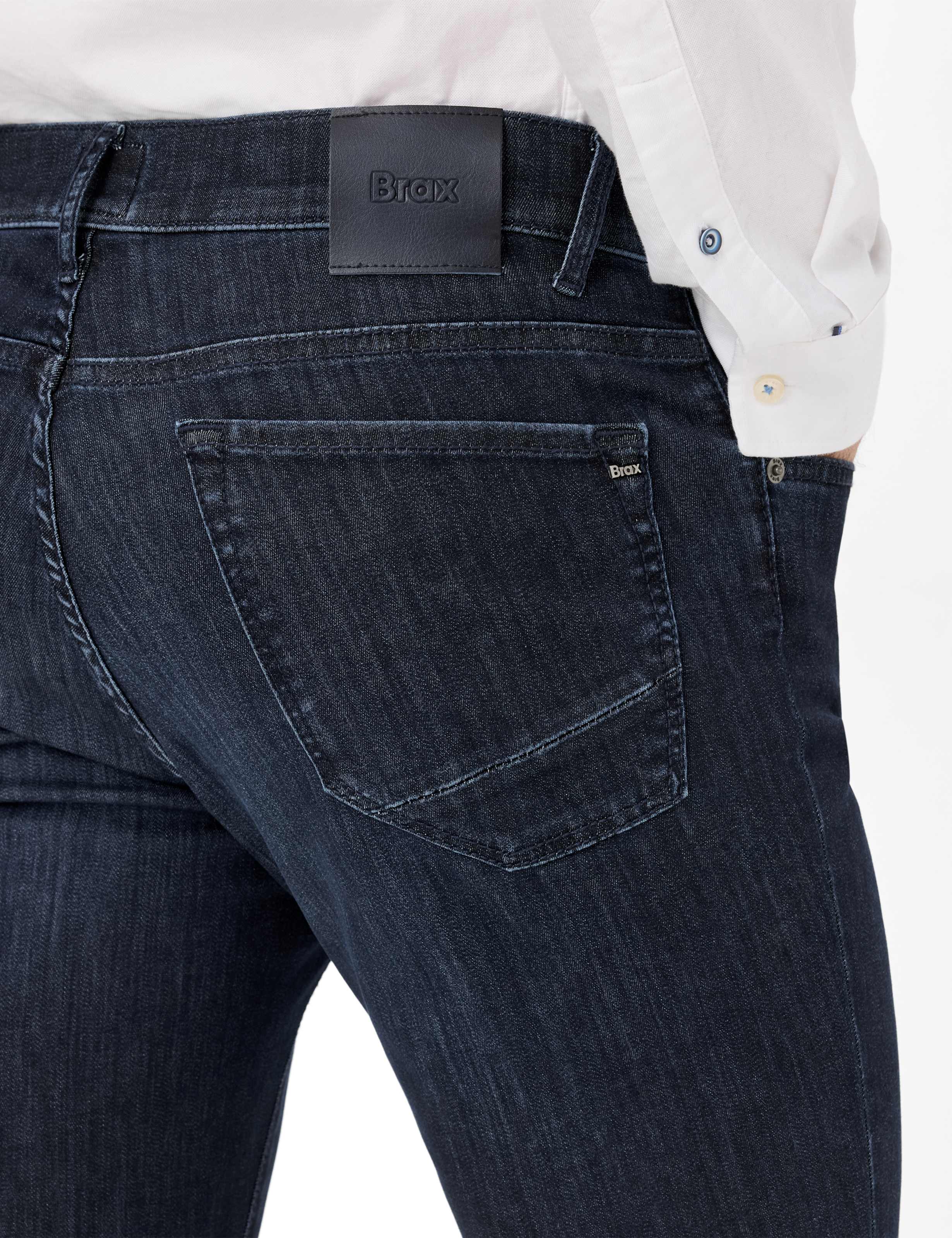 BRAX CHUCK Five Pocket - Midnight Indigo - 7960020 80-6500-24 von BRAX