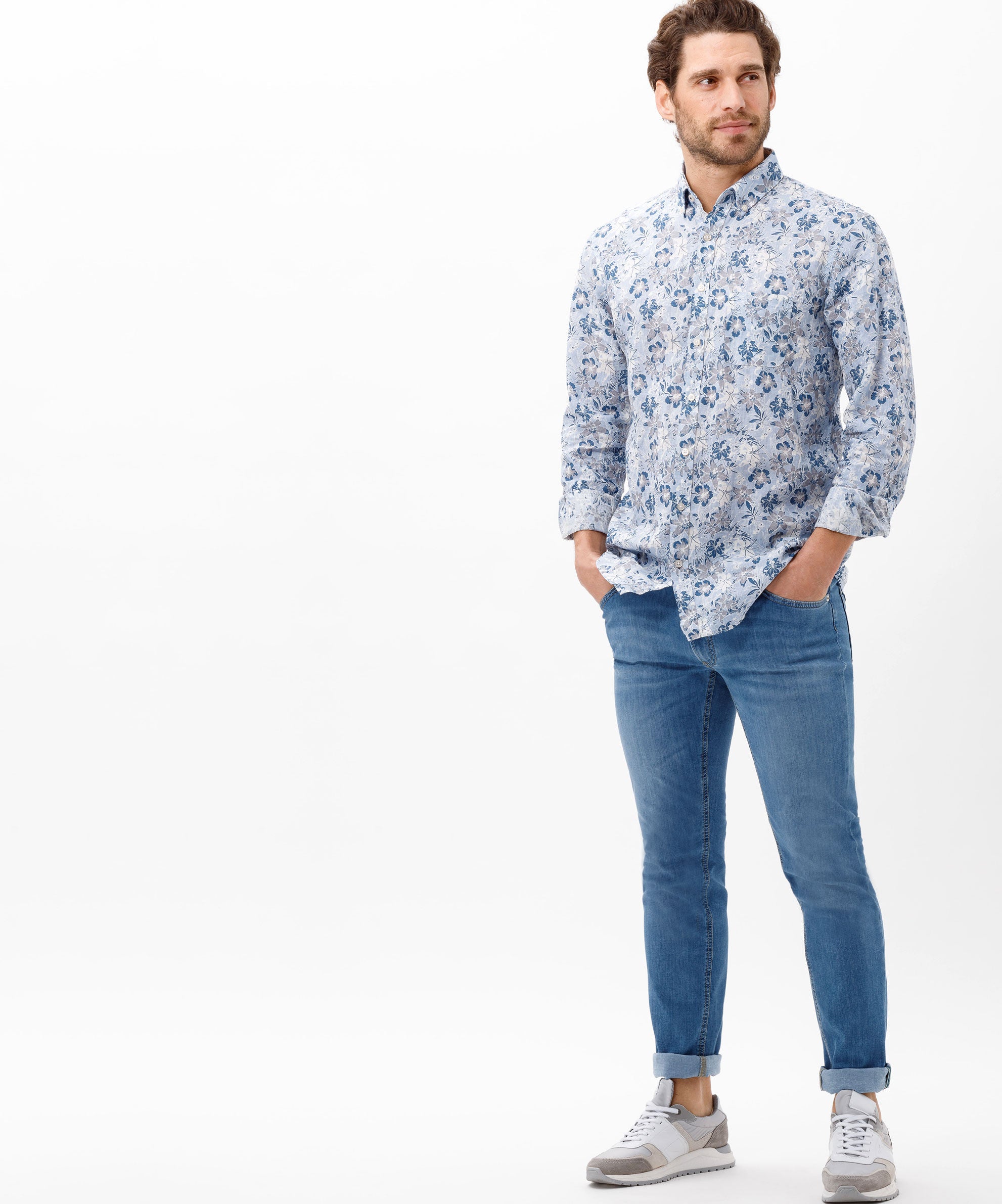 BRAX CHUCK Slim Five-Pocket - Cornflower Sky - 7953020 84-6254-27 von BRAX