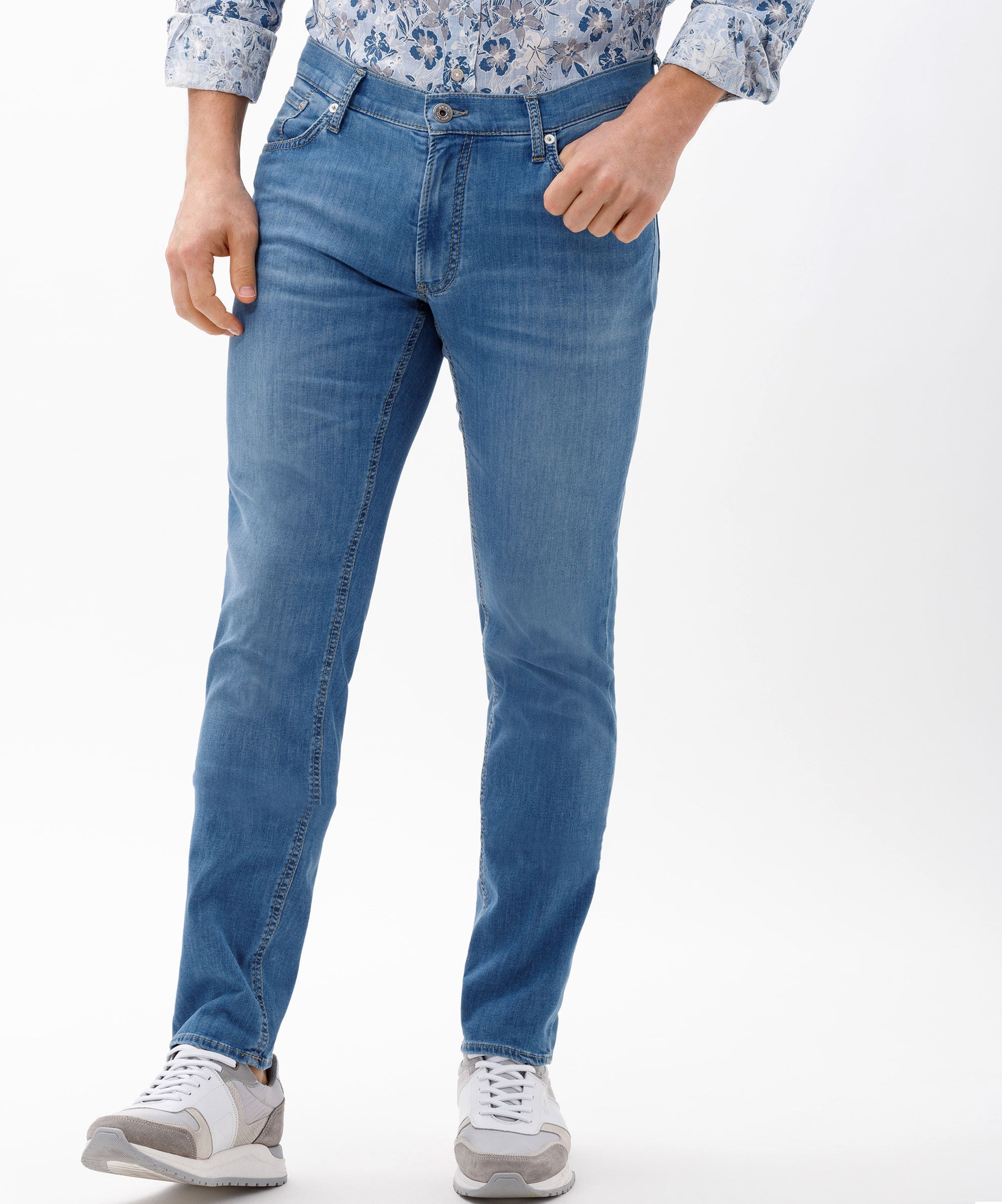 BRAX CHUCK Slim Five-Pocket - Cornflower Sky - 7953020 84-6254-27 von BRAX