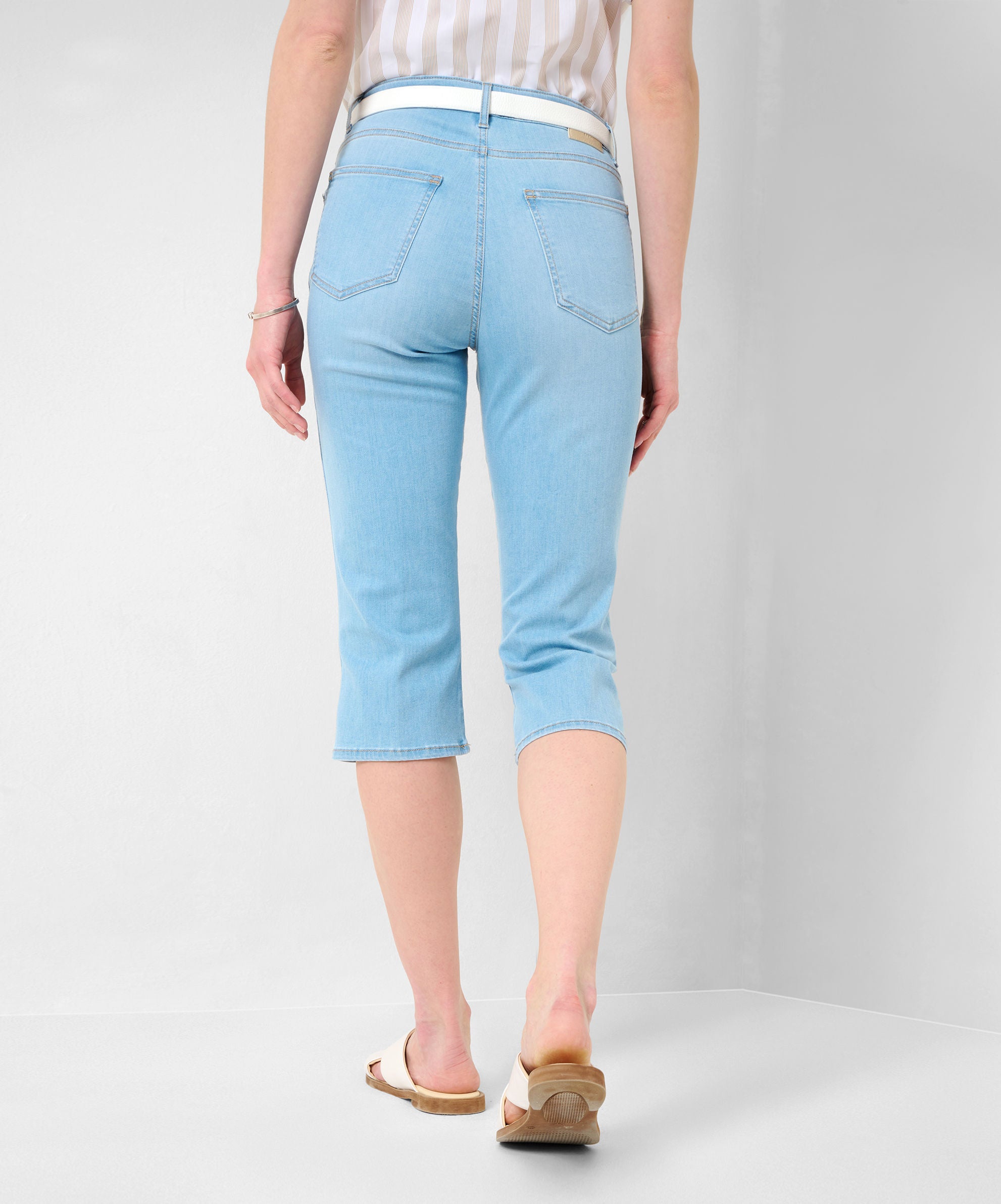 BRAX SHAKIRA C Capri Jeans - Sky Mist Wash - 9960220 74-7928-29