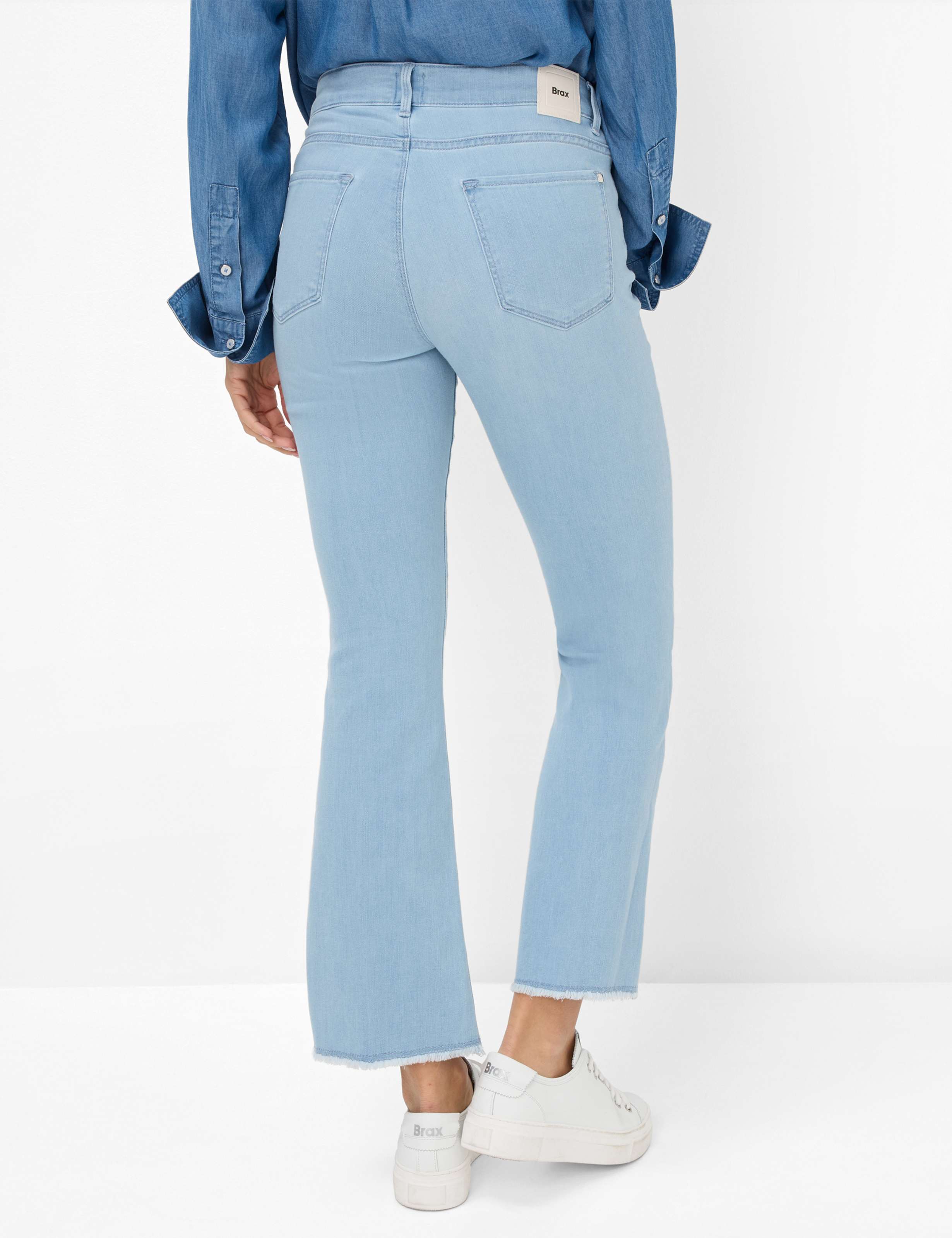 BRAX Shakira S Bootcut Jeans - Skywashed Ocean Light - 9959820 71-7928-28 von BRAX