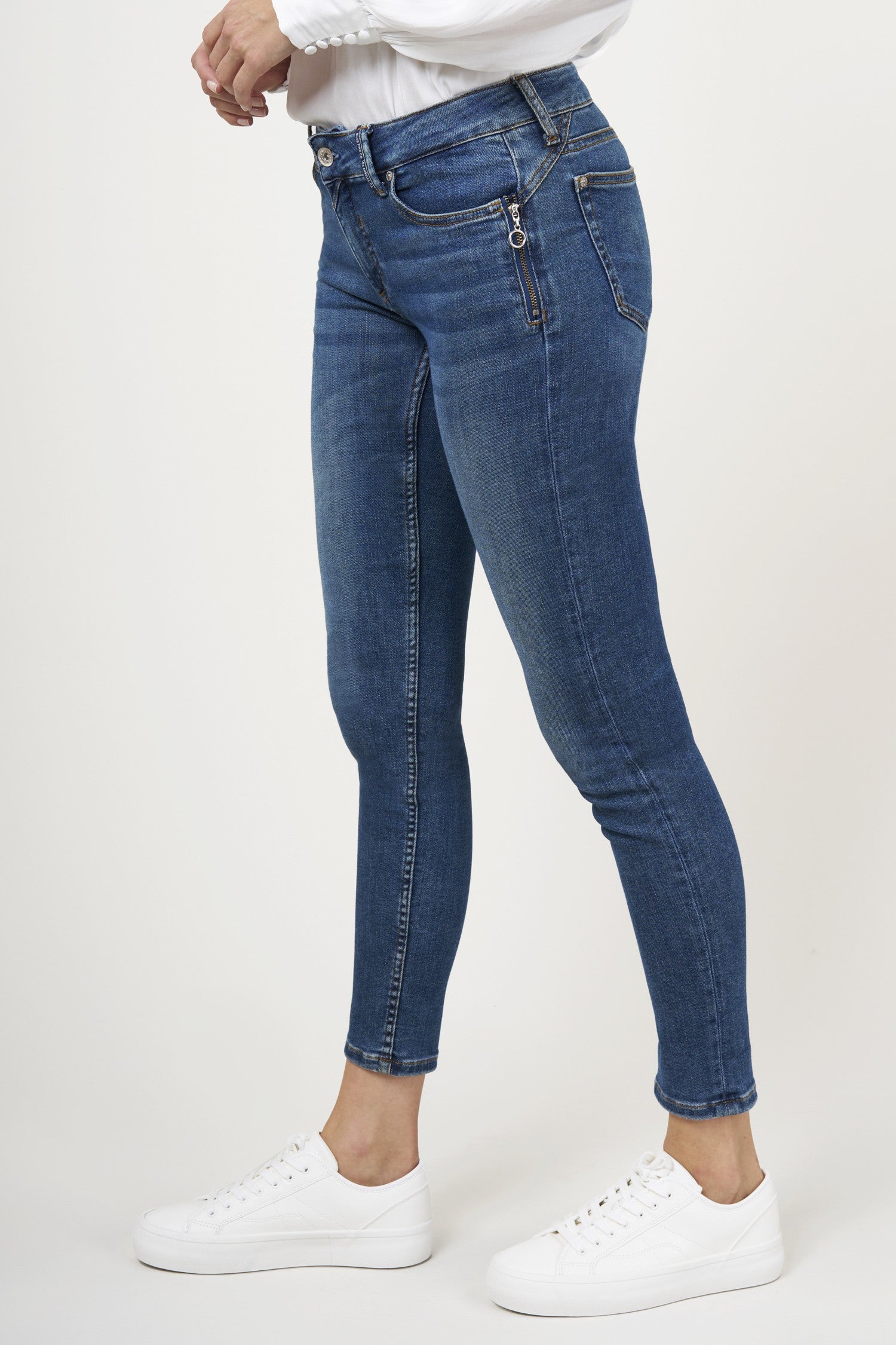BLUE FIRE Chloe Skinny Jeans - Ocean Surf Blue - 1046.262