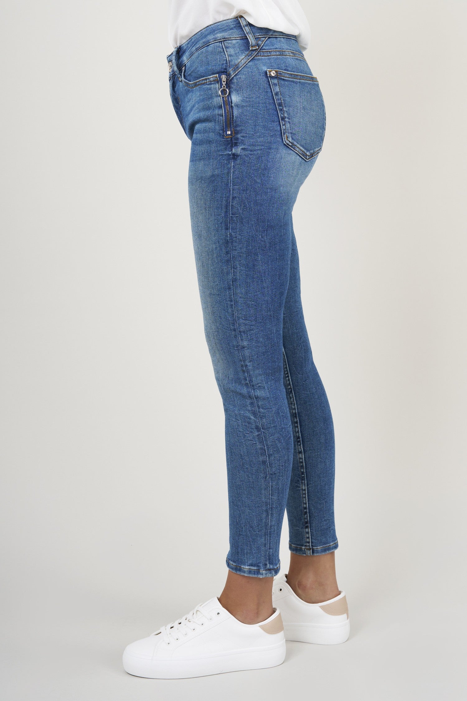 BLUE FIRE Chloe Skinny Jeans - Weathered Cobalt - 1046.261