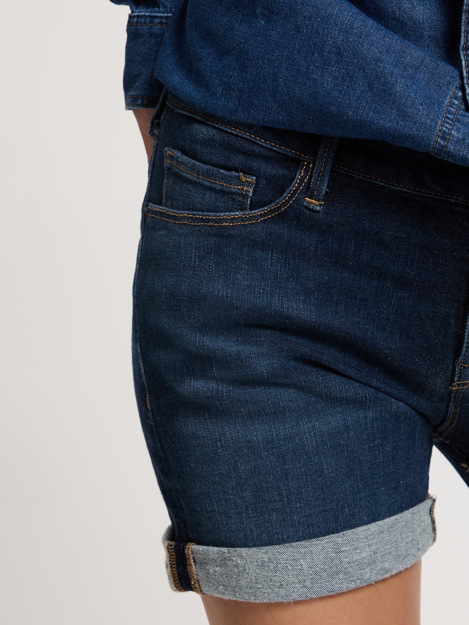 CROSS JEANS Zena Bermuda Shorts - Midnight Indigo Wash - A514-077 von Cross Jeans