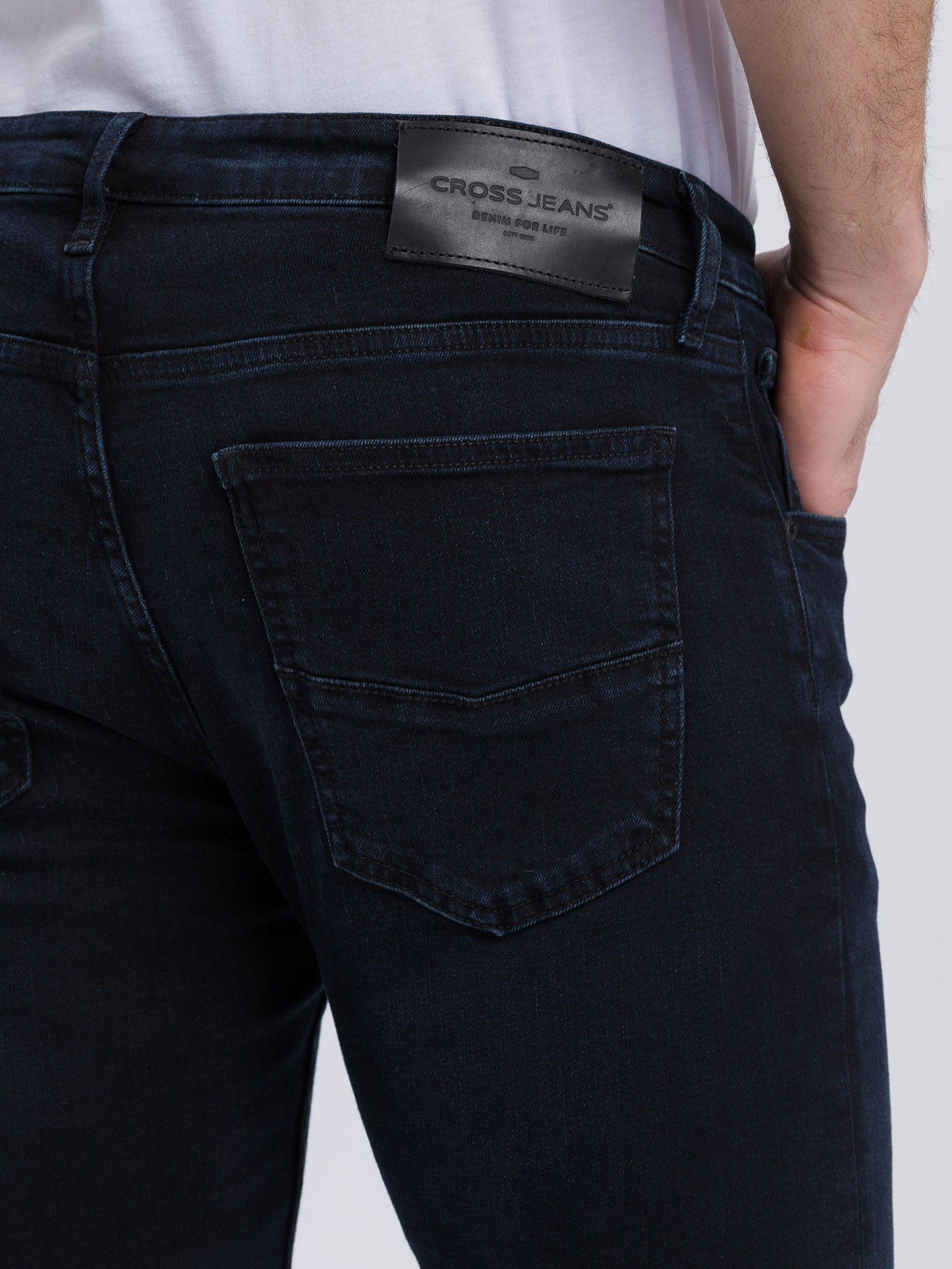 CROSS JEANS Damien Slim-Fit Jeans - Midnight Ink Blue - E198-014 von Cross Jeans